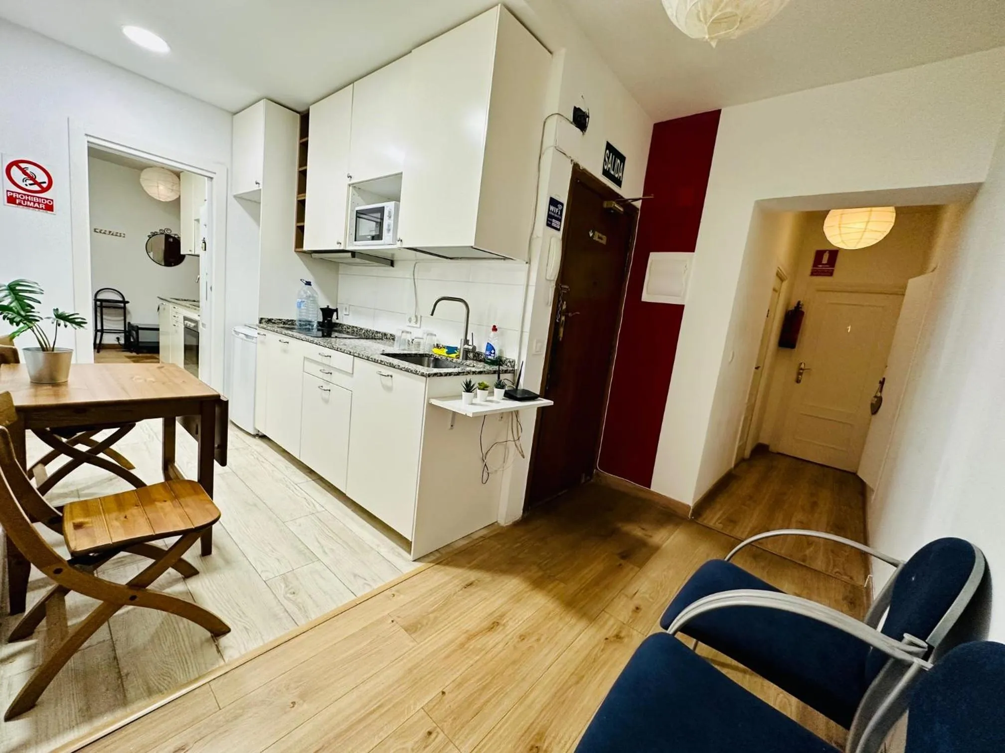 Rooms in Madrid Downtown