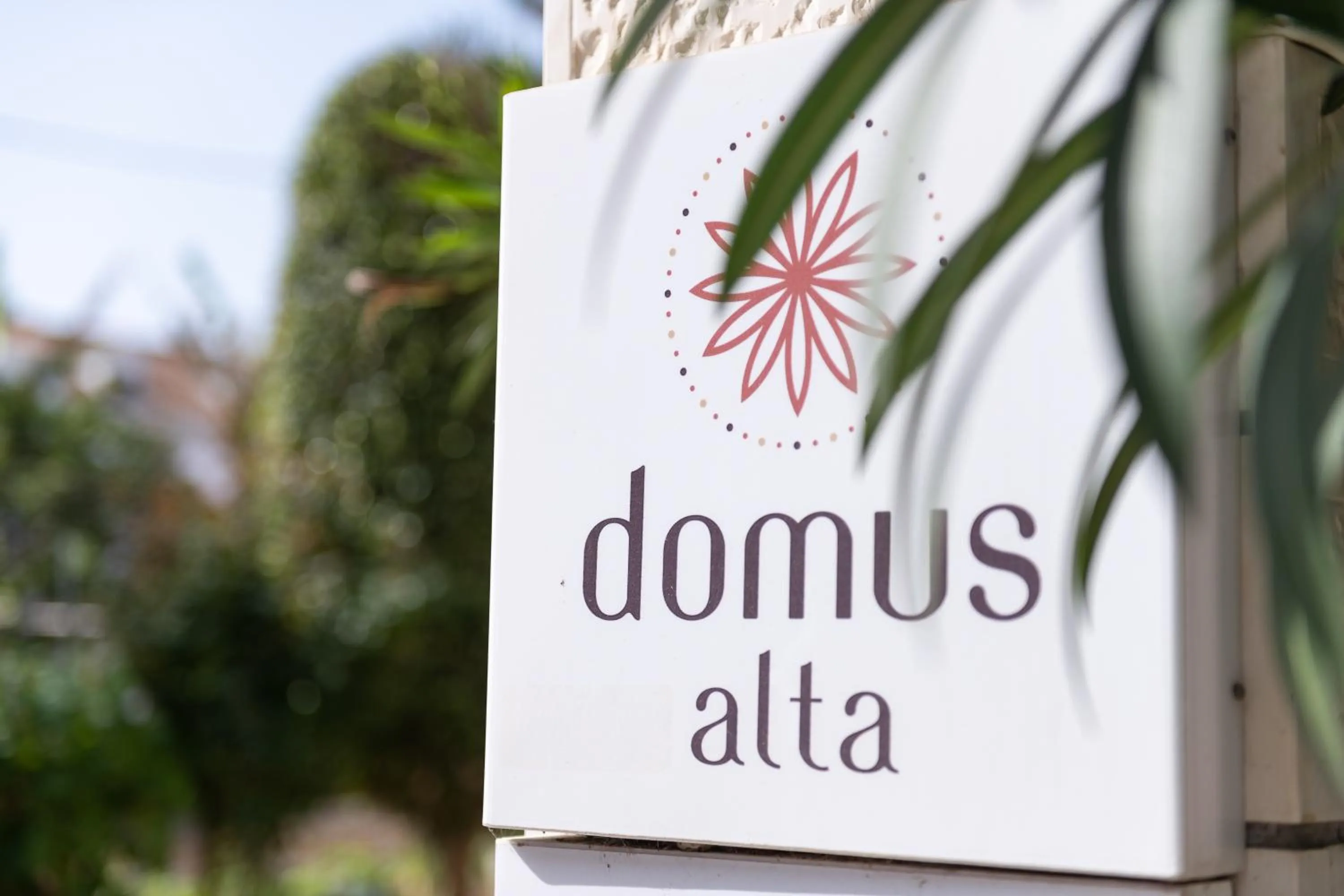 Property logo or sign in Domus Alta