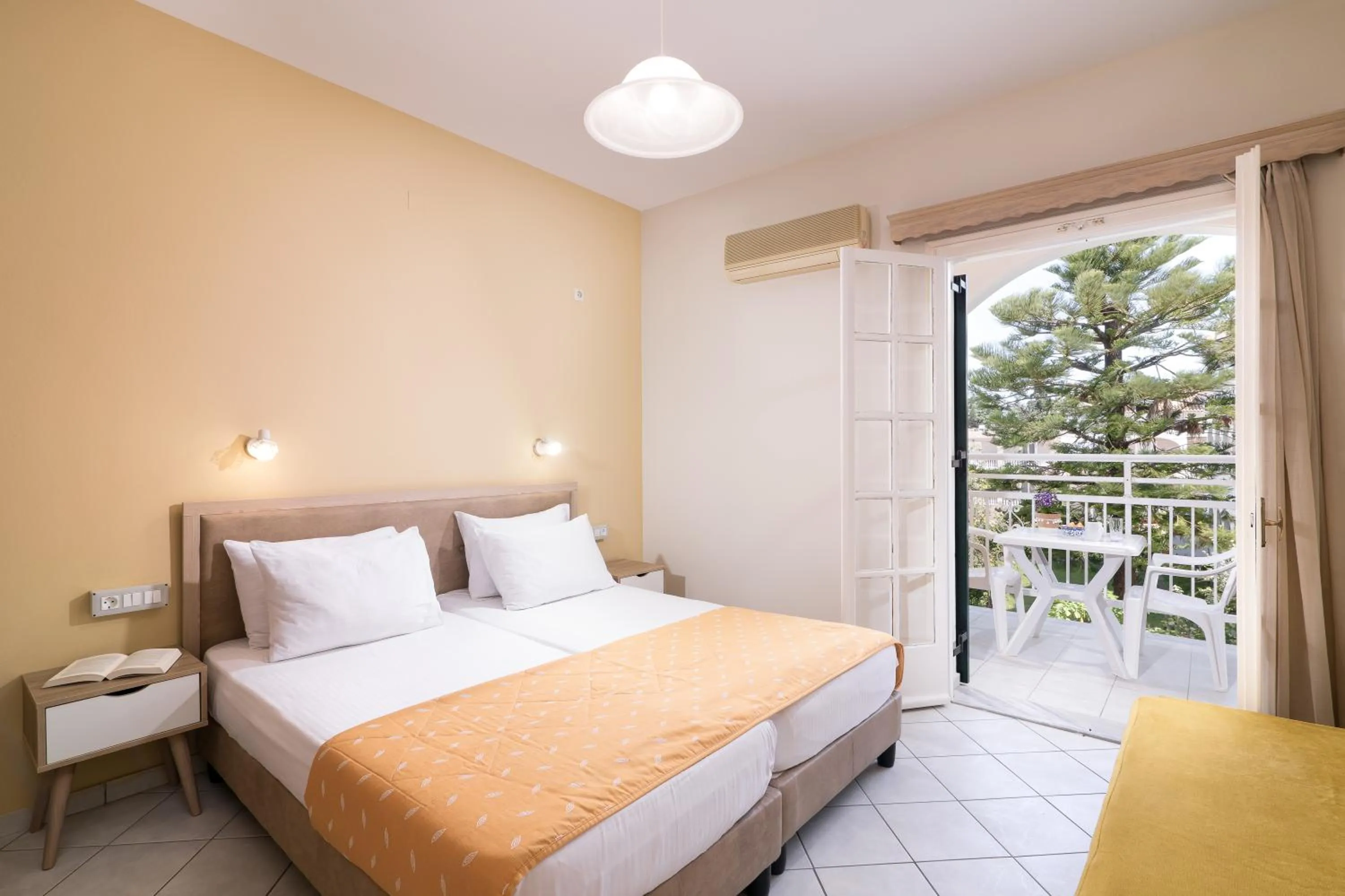 Bedroom, Bed in Domus Alta