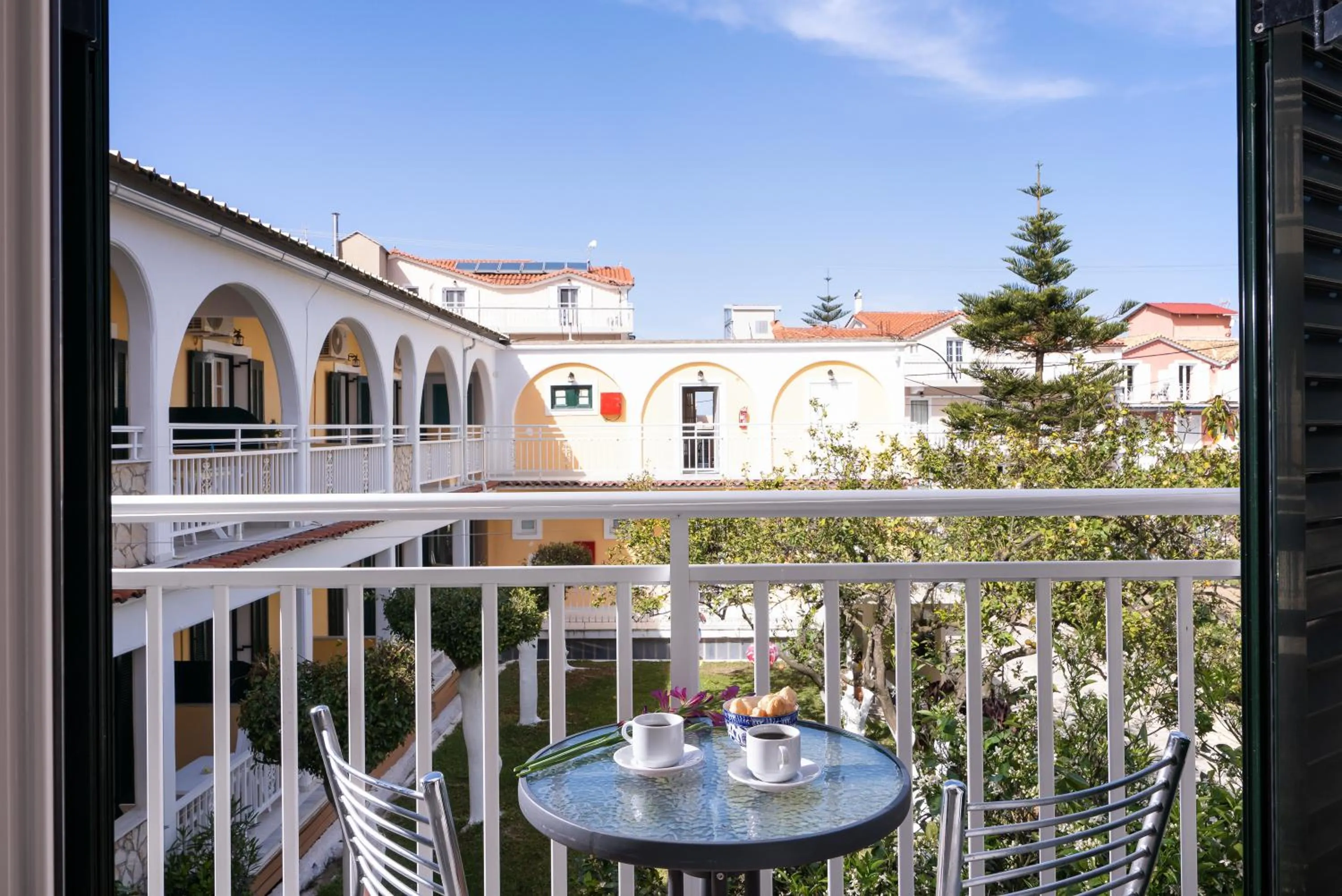 Property building in Domus Alta