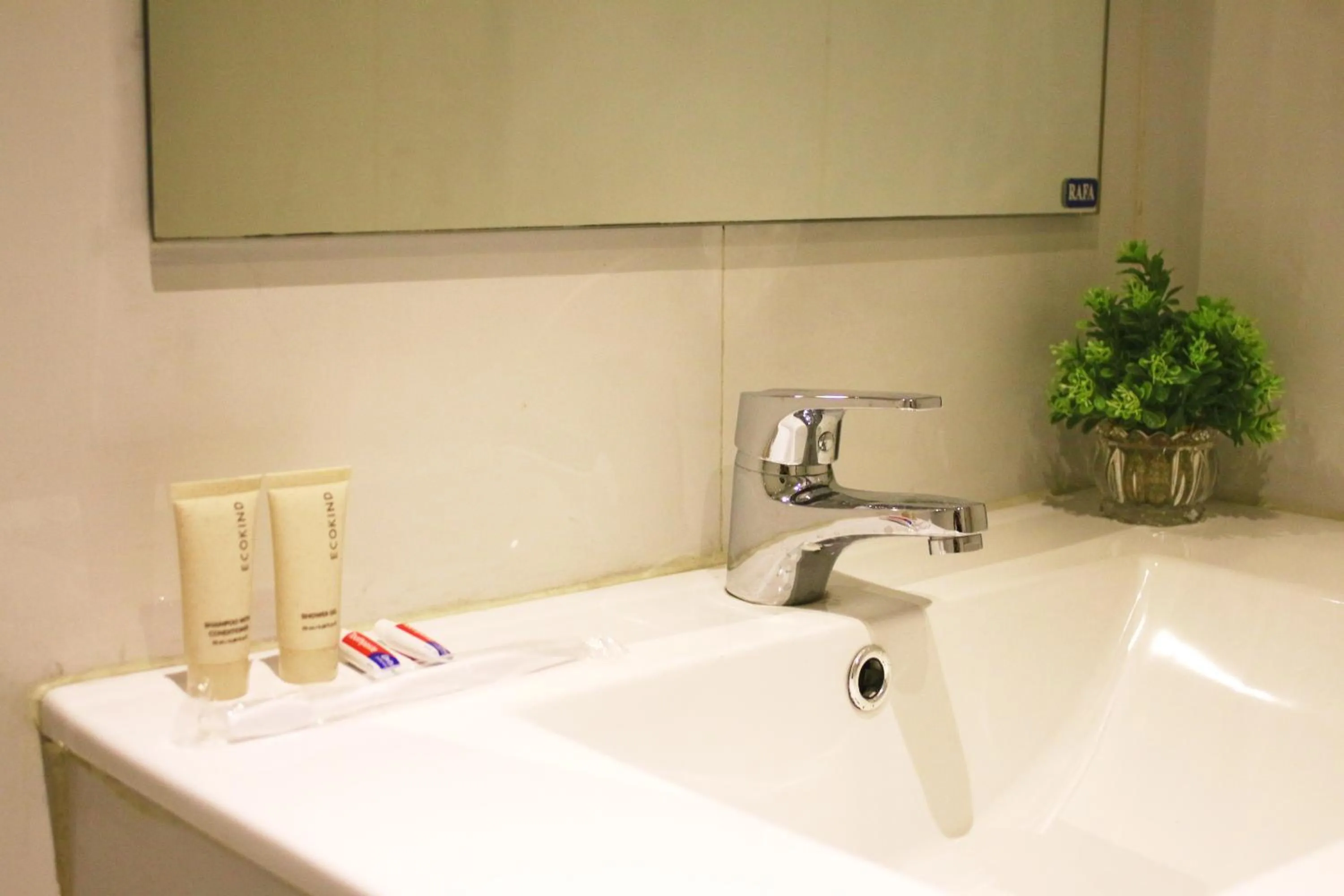 LuxeLite Suites Pasay