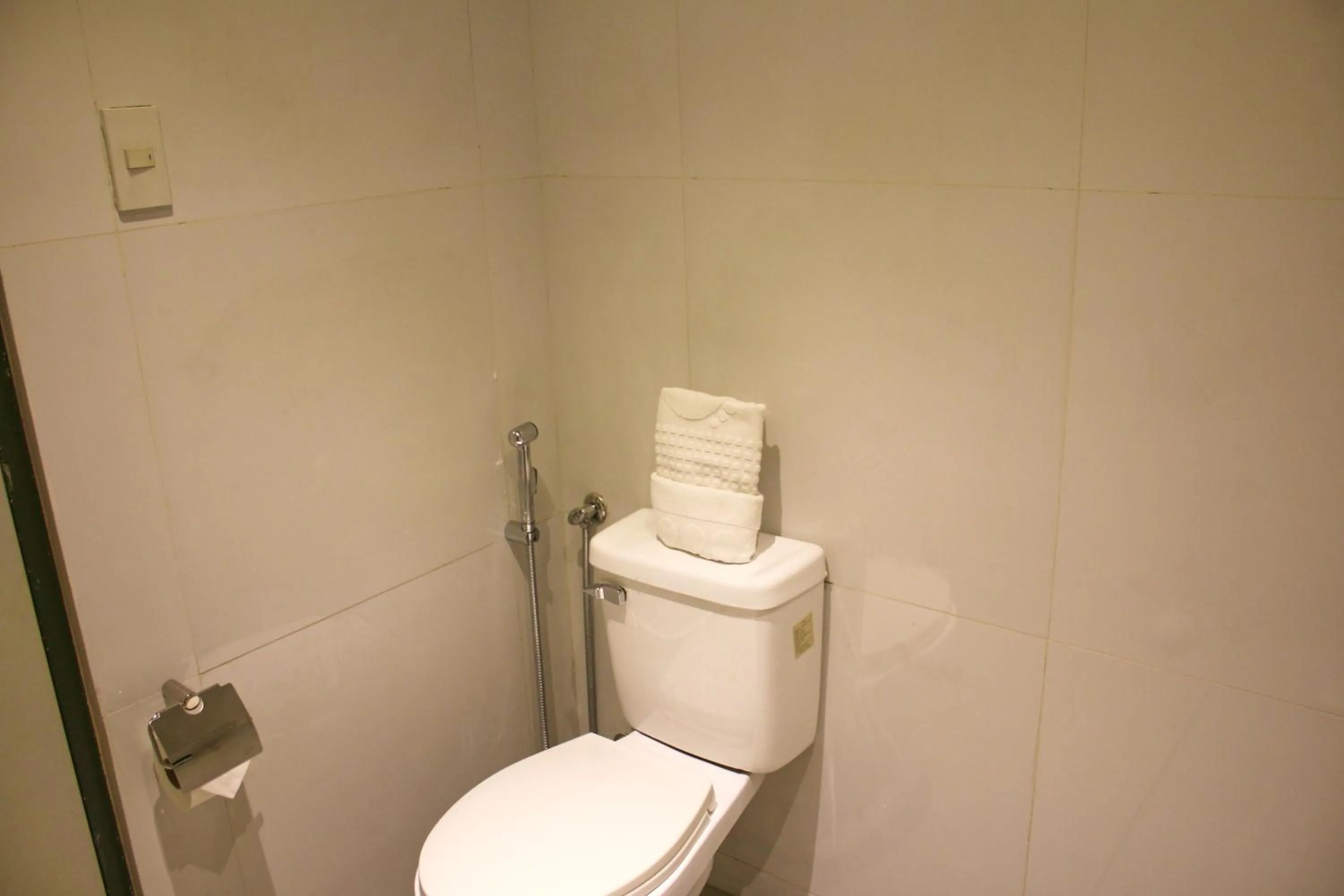 LuxeLite Suites Pasay