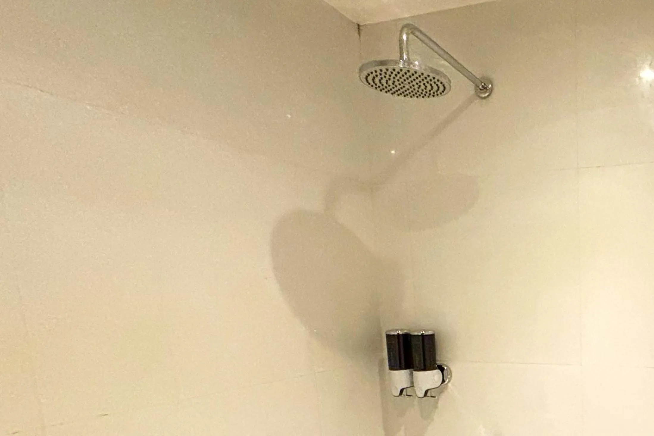 LuxeLite Suites Pasay