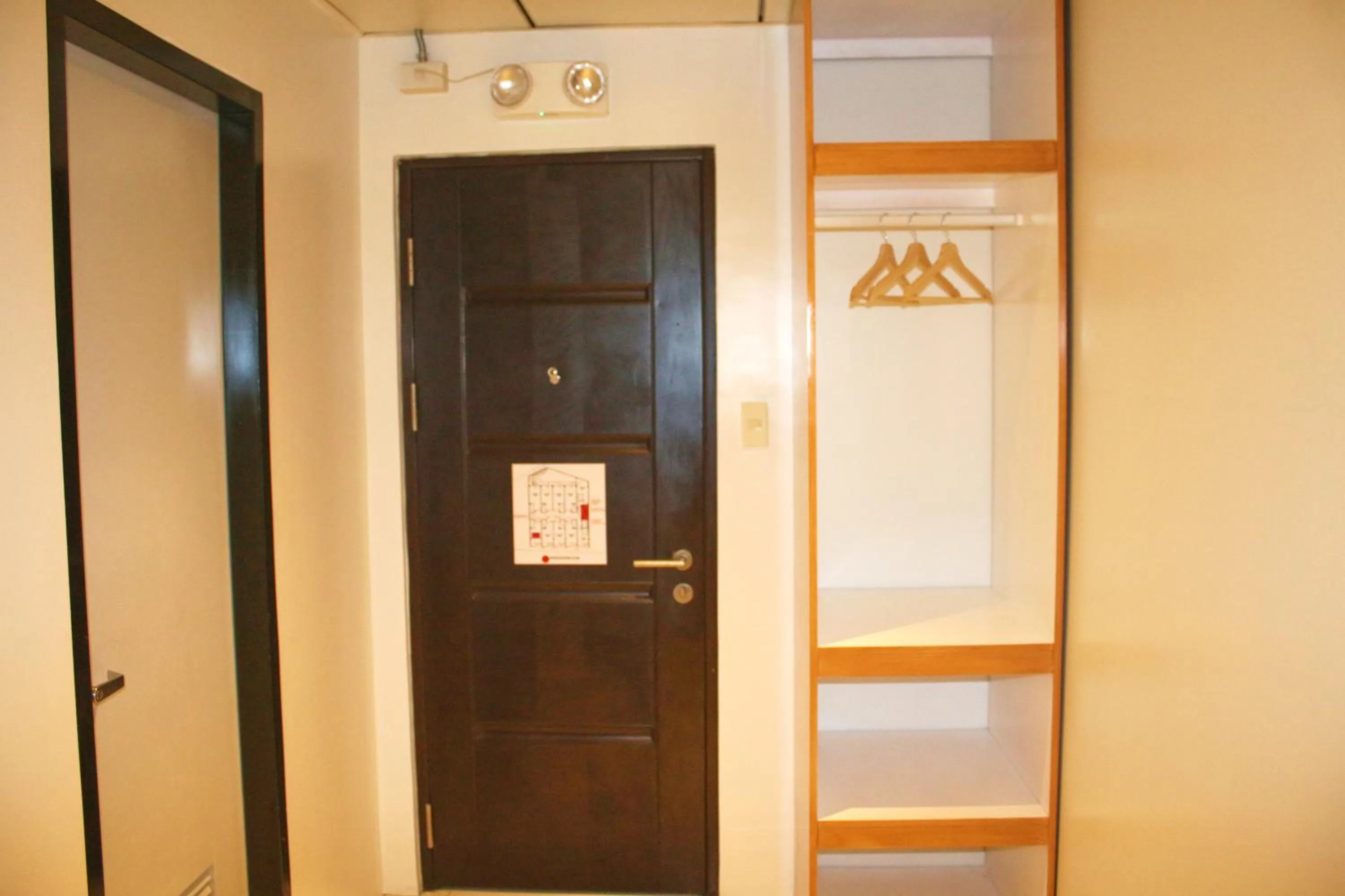 LuxeLite Suites Pasay