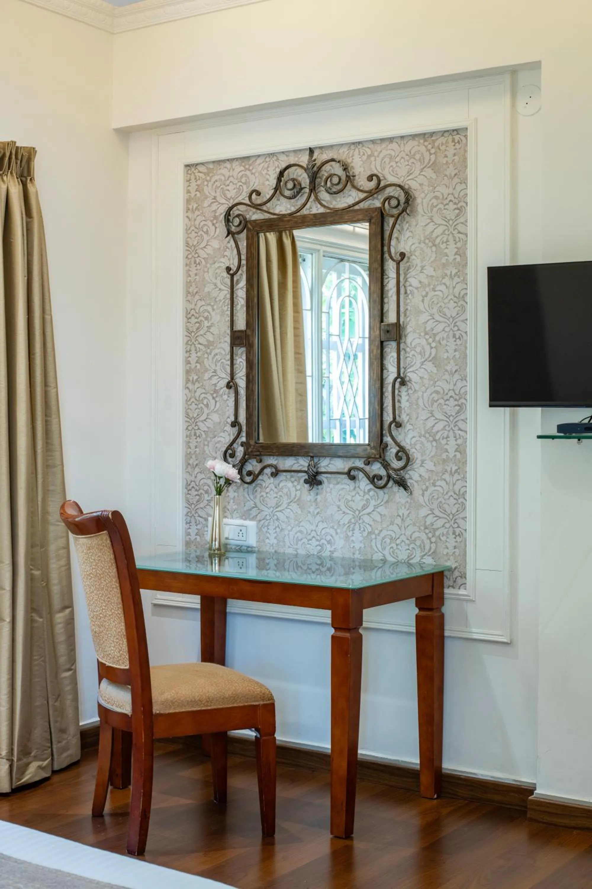 TV and multimedia in Hyde Park Orchards