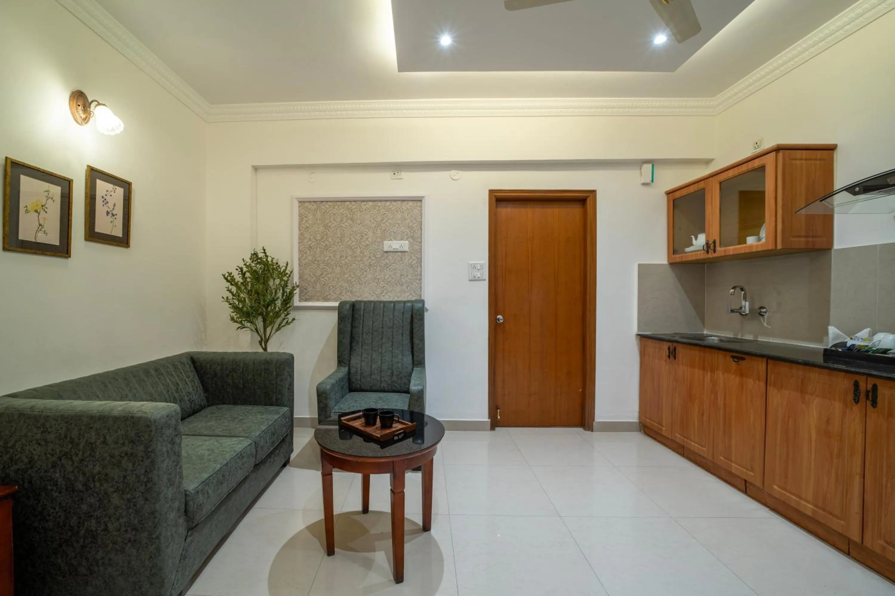 Kitchen or kitchenette in Hyde Park Orchards