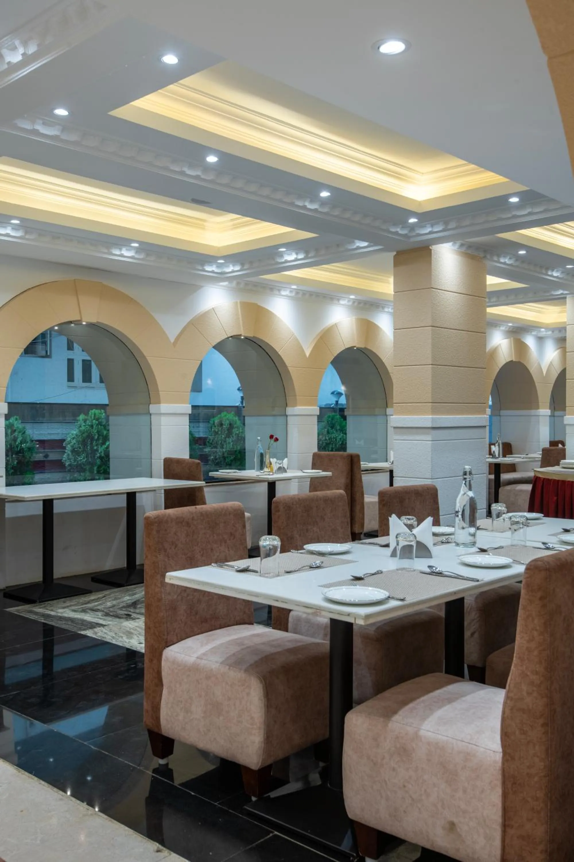 Restaurant/places to eat in Hyde Park Orchards