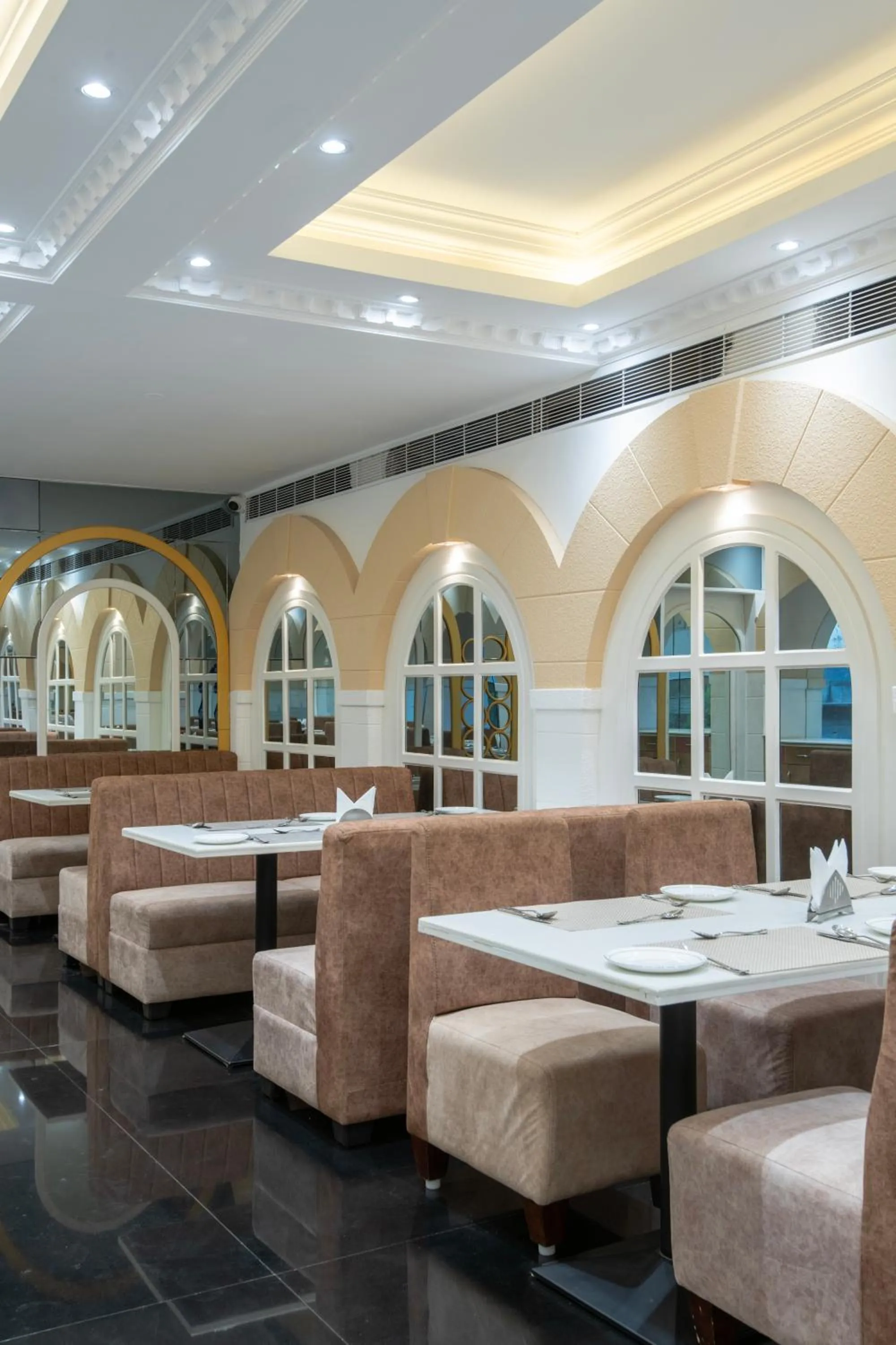 Restaurant/places to eat in Hyde Park Orchards