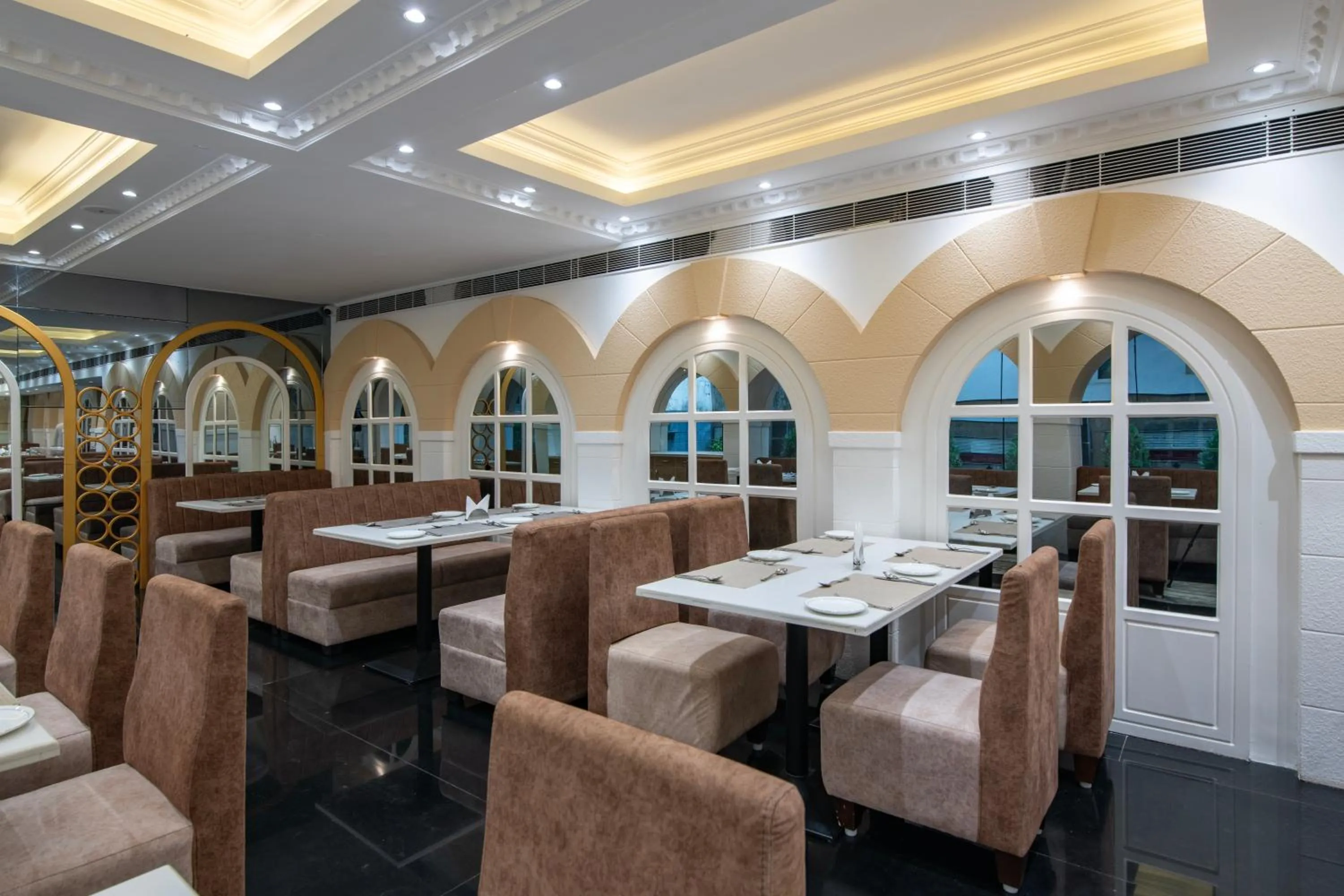 Restaurant/places to eat in Hyde Park Orchards