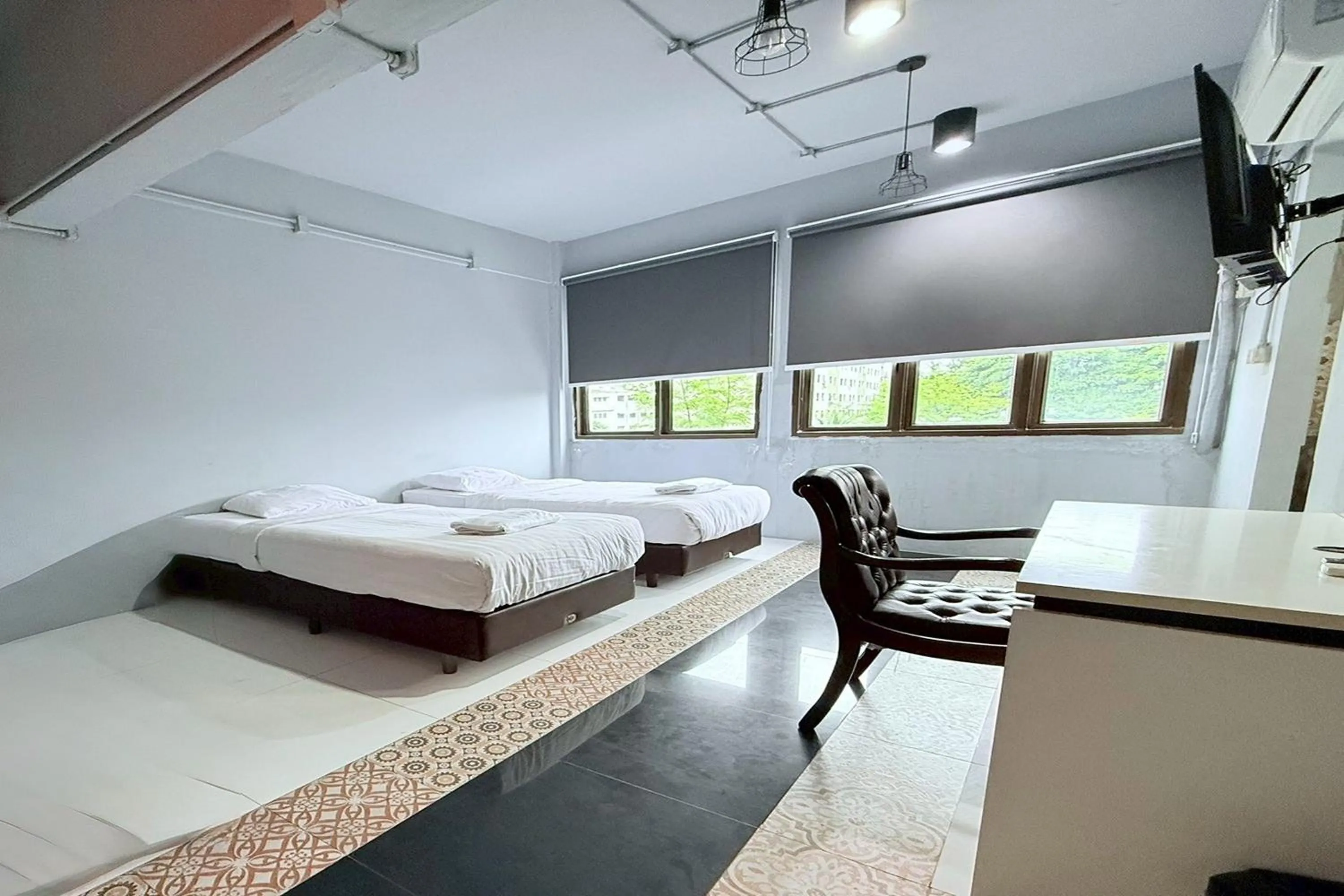 Photo of the whole room, Bed in Sukhum Huai Khwang Guest House