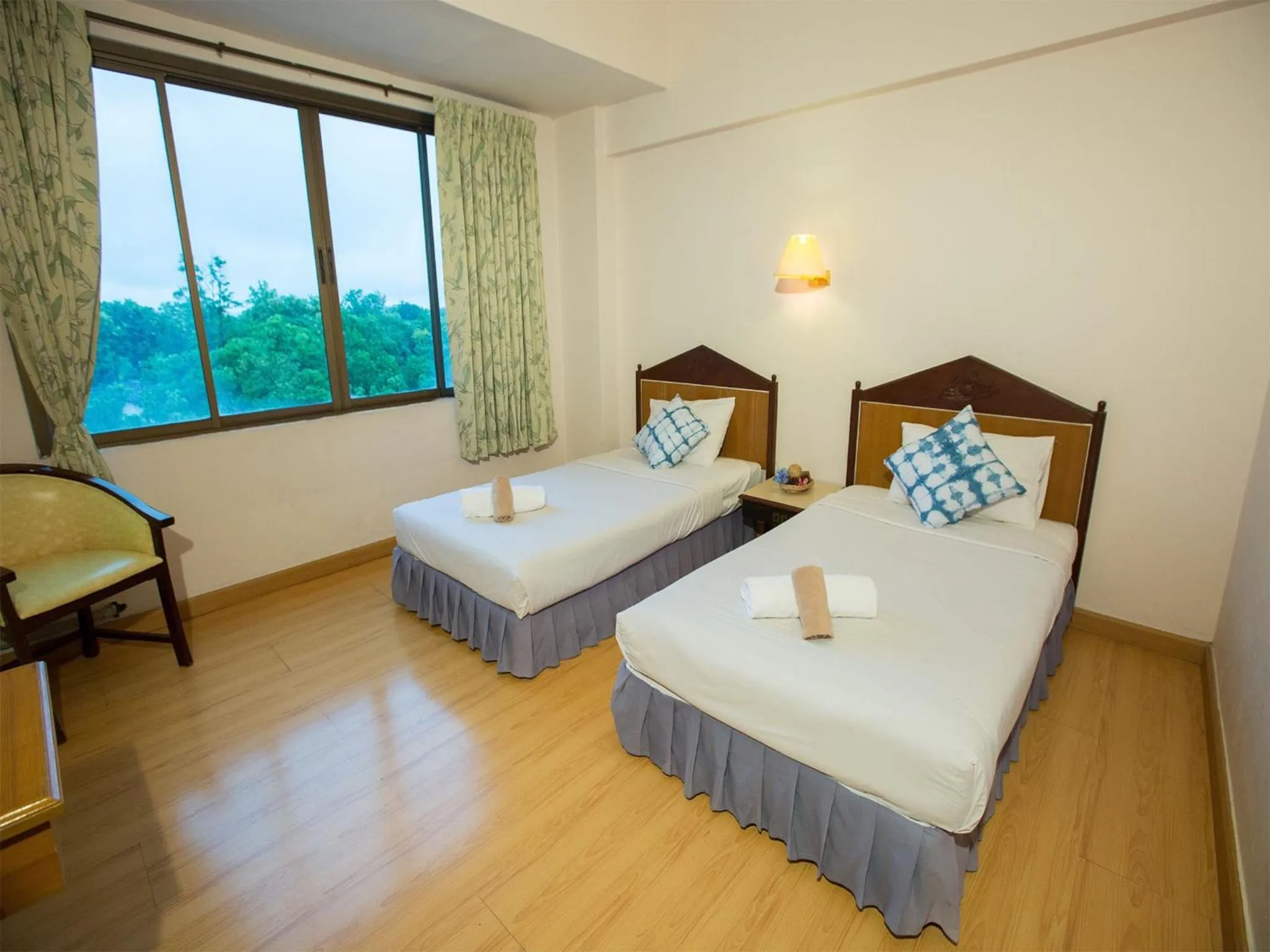 Shower, Bed in Phrae Nakara Hotel