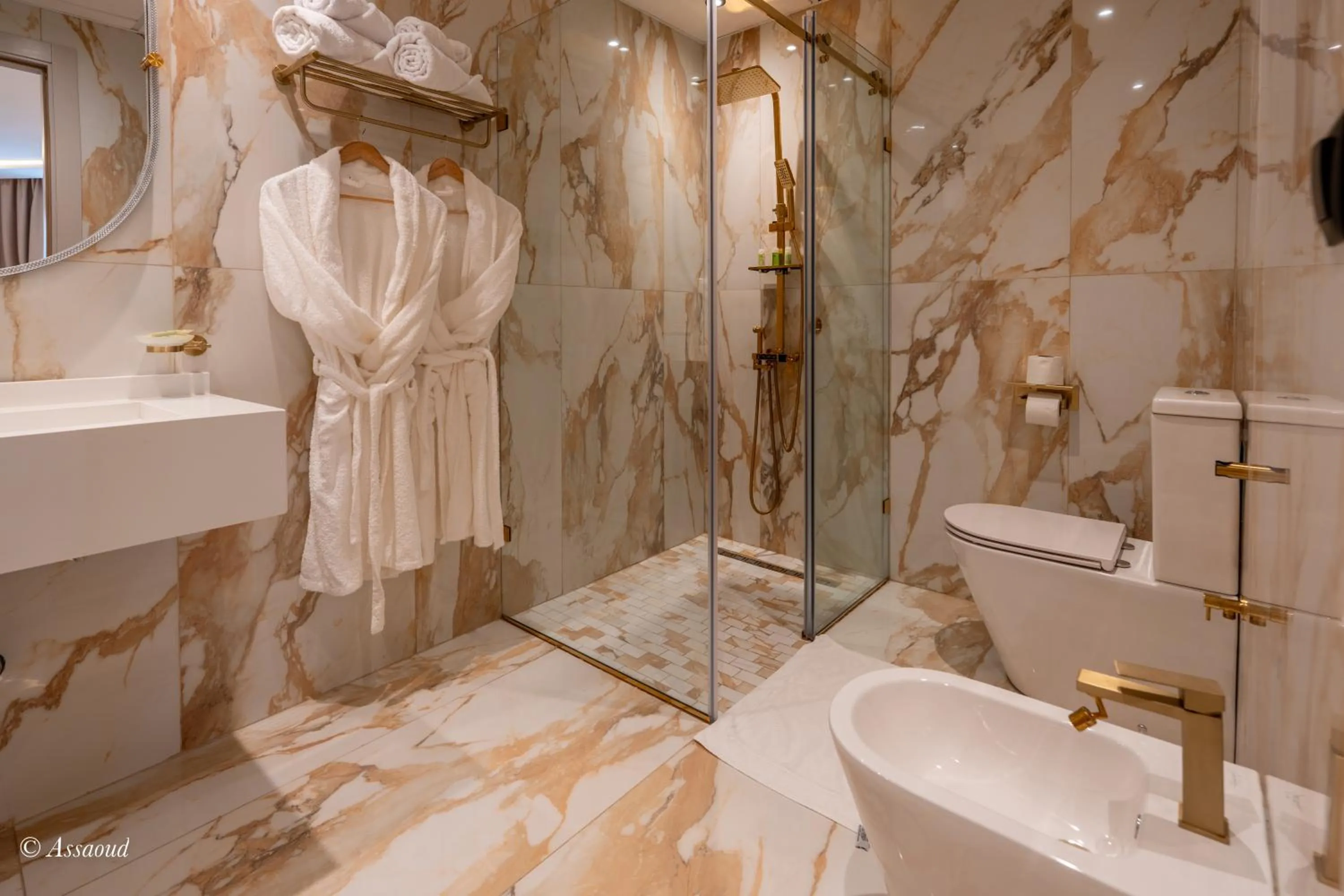 Shower in Hotel Esmeralda