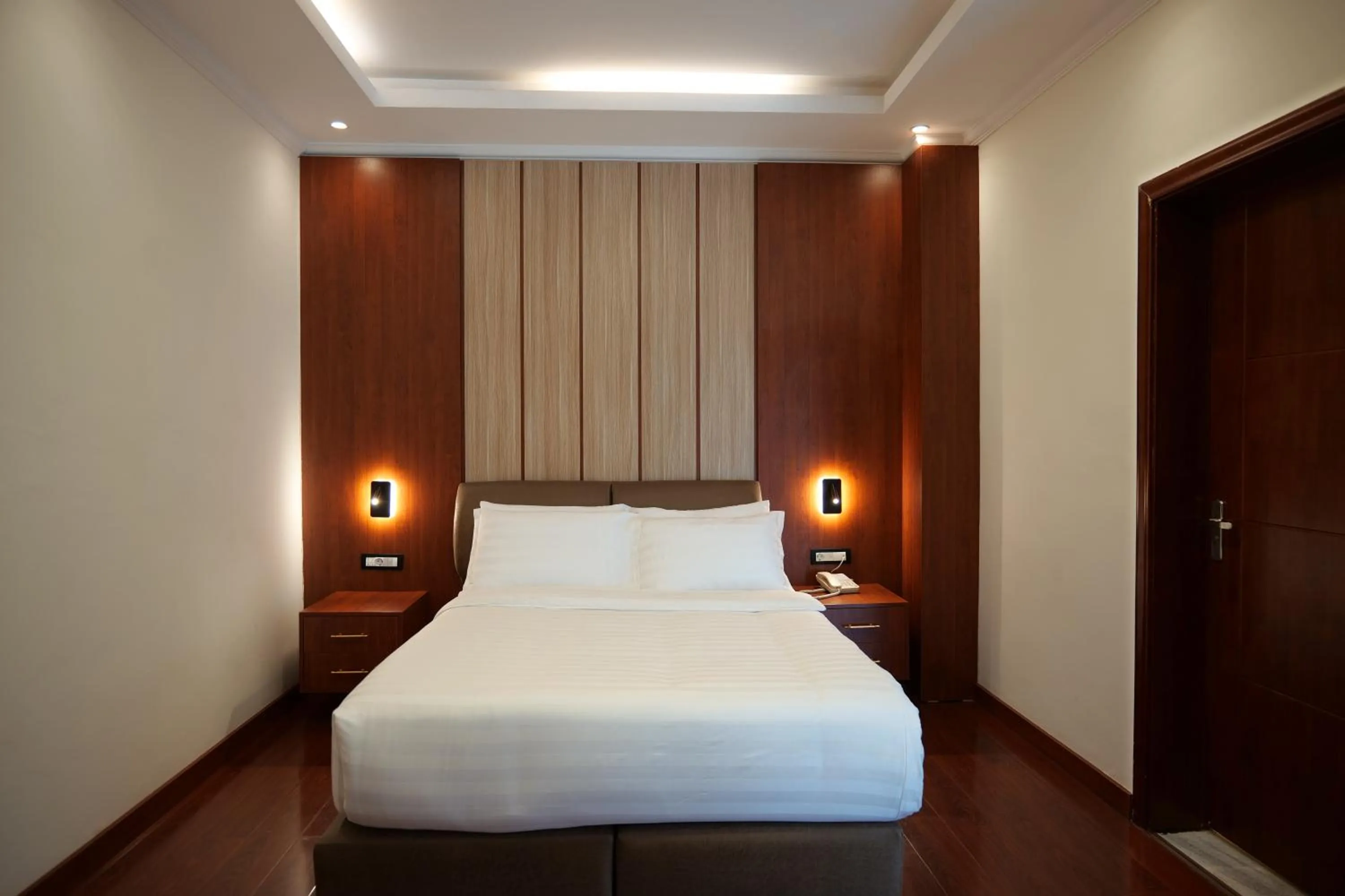 View (from property/room), Bed in Crescent International Hotel