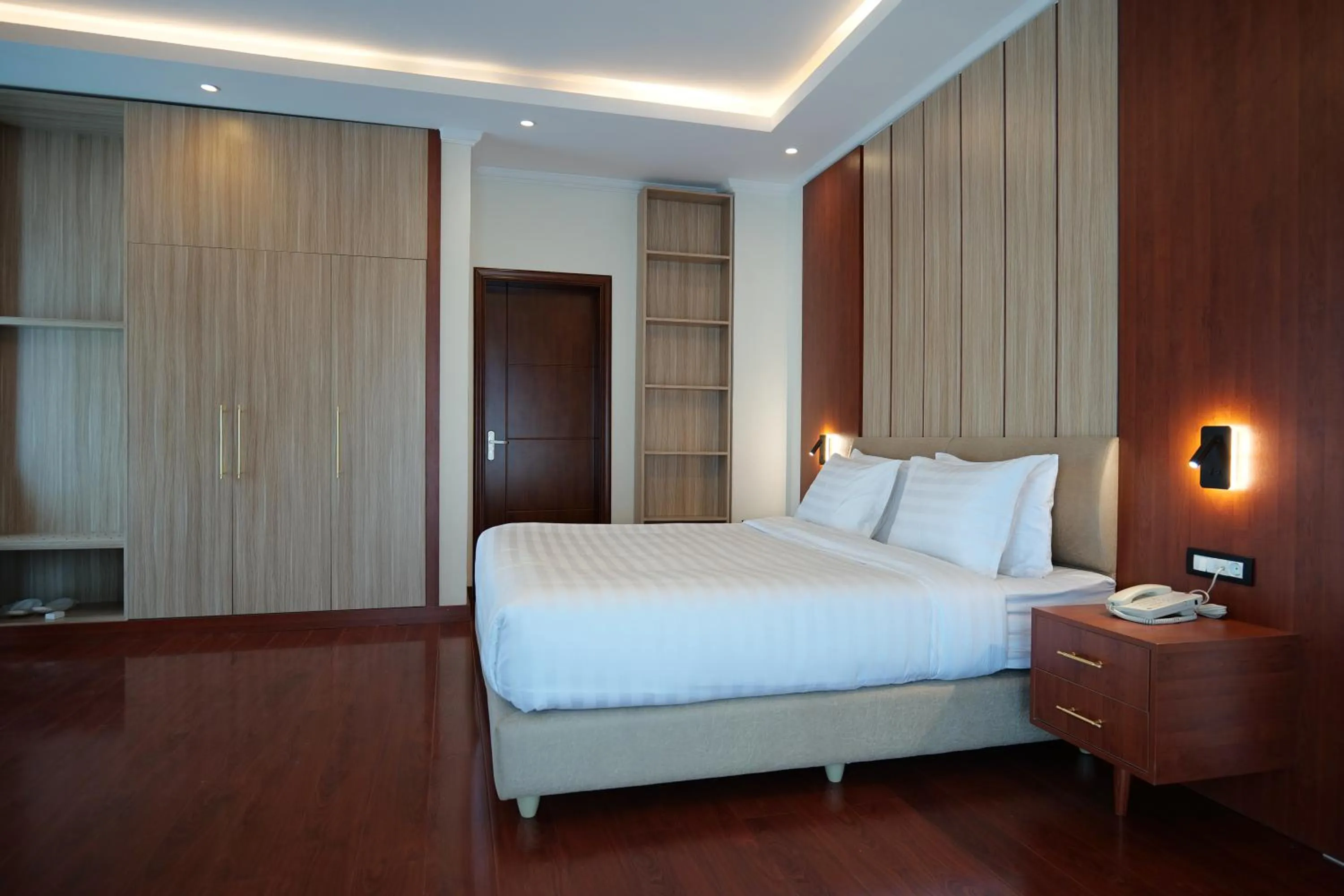 View (from property/room), Bed in Crescent International Hotel