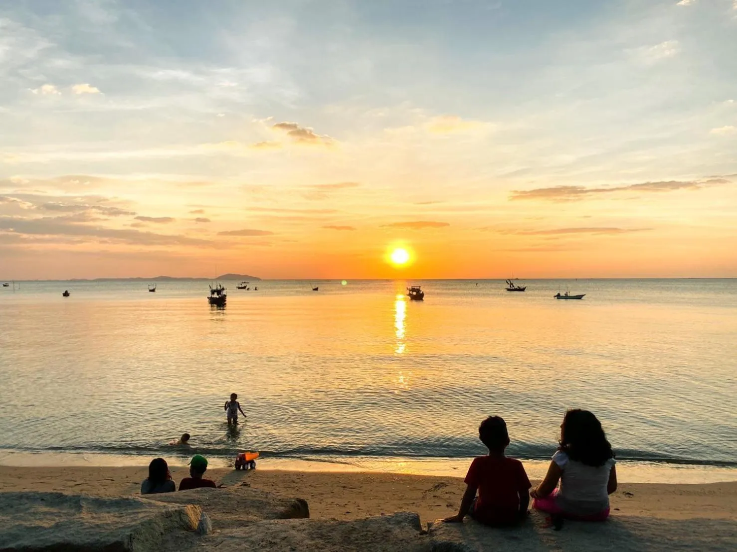 Property building in Sea Sand Trees