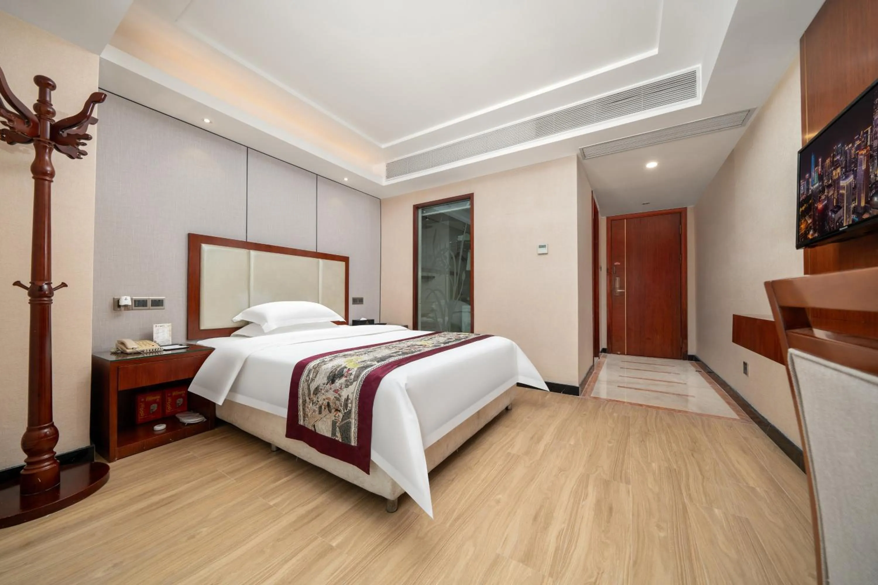 Bedroom, Bed in Honglilai Hotel