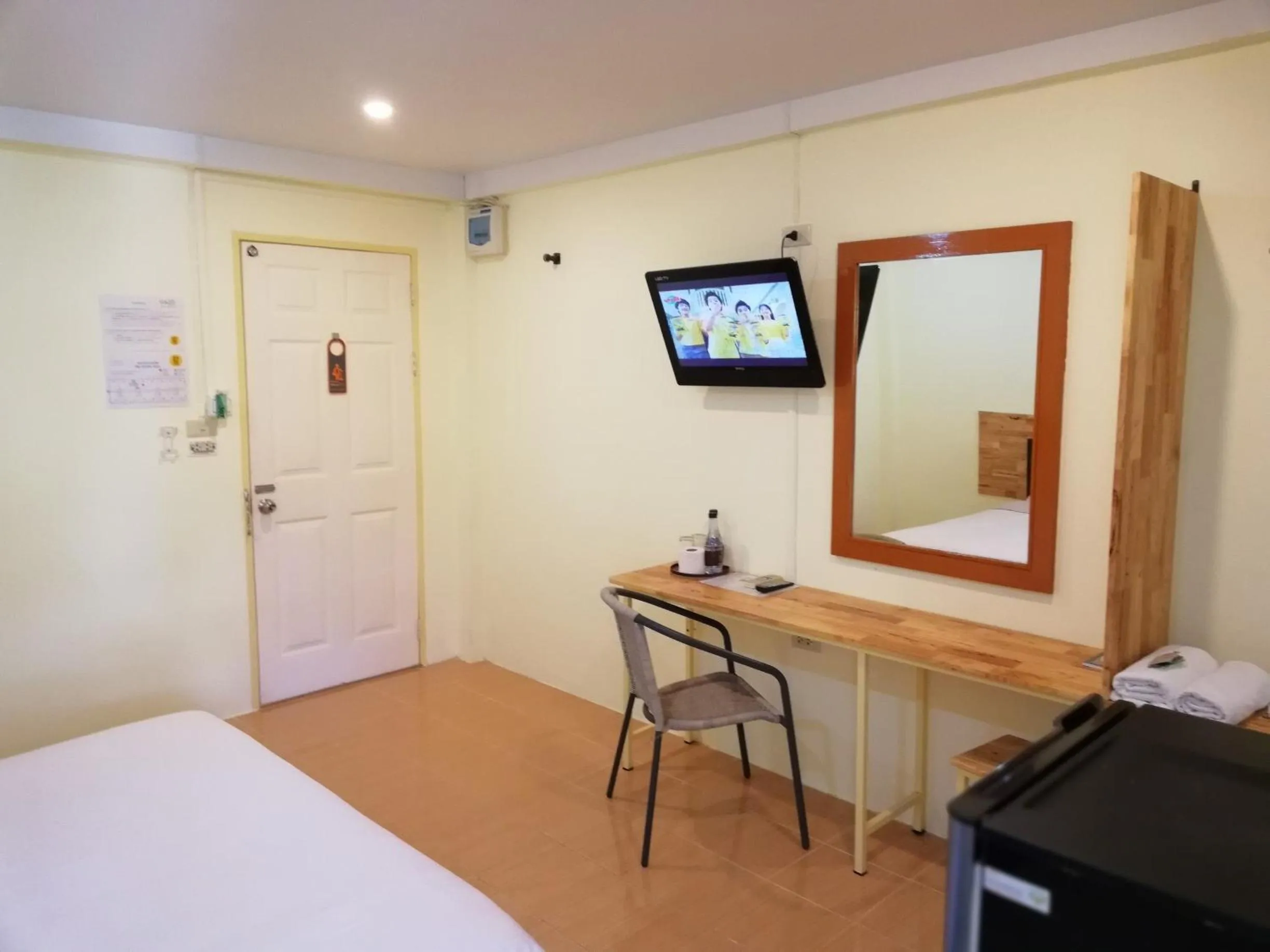 Bedroom, Bed in Rinradee Place