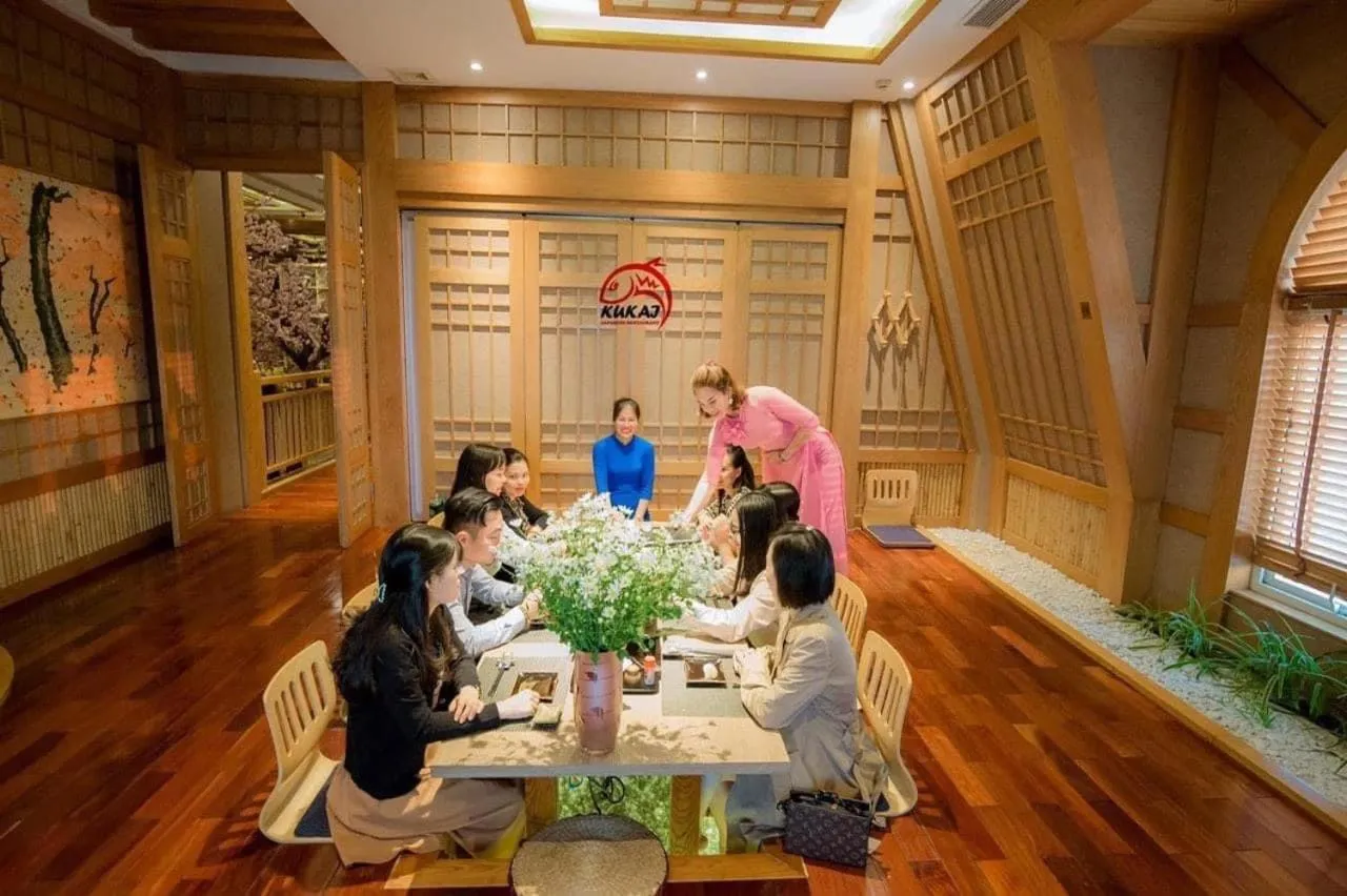 Restaurant/places to eat in Hai Phong Tower - Apartment & Hotel