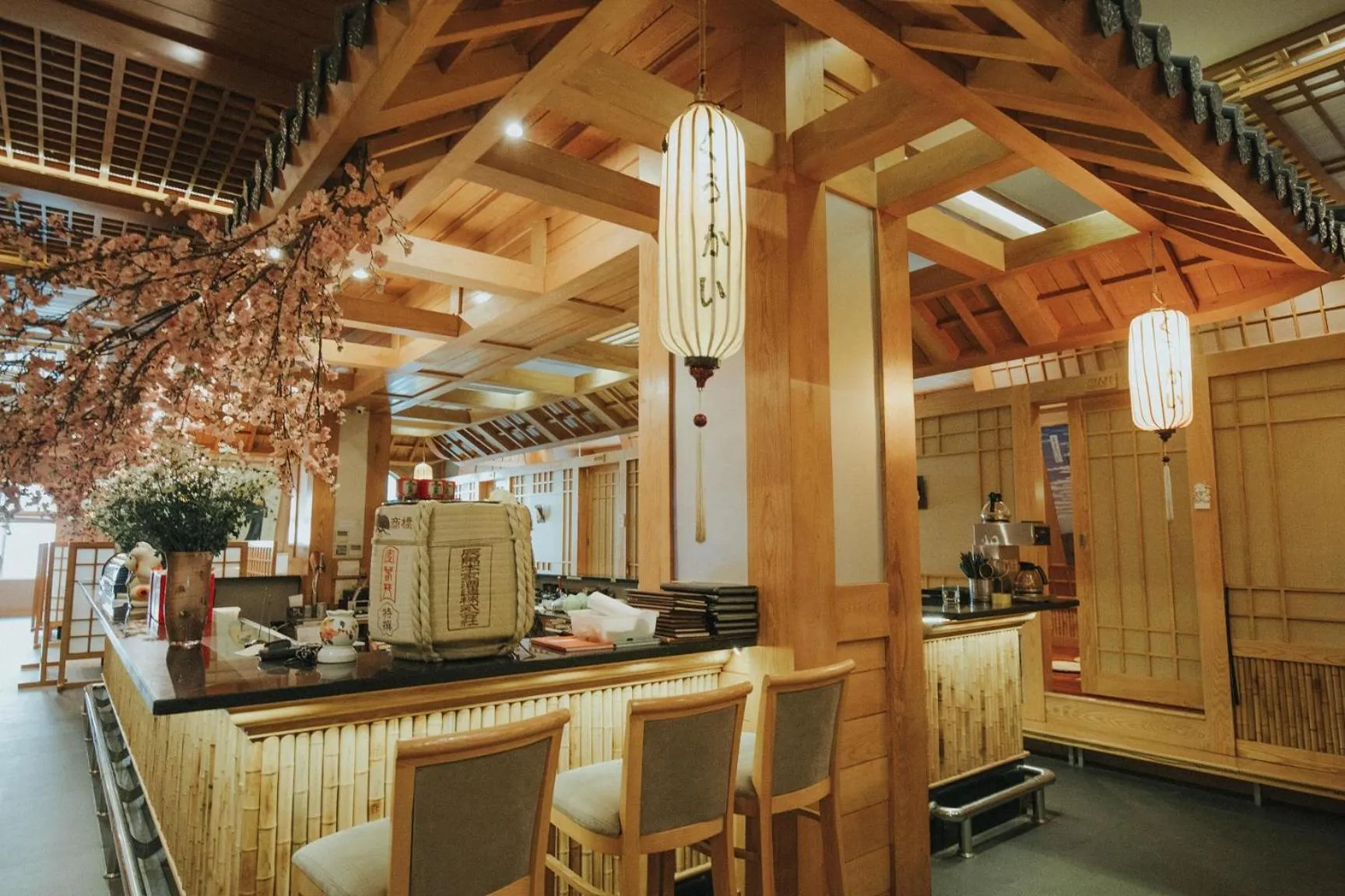 Restaurant/places to eat in Hai Phong Tower - Apartment & Hotel