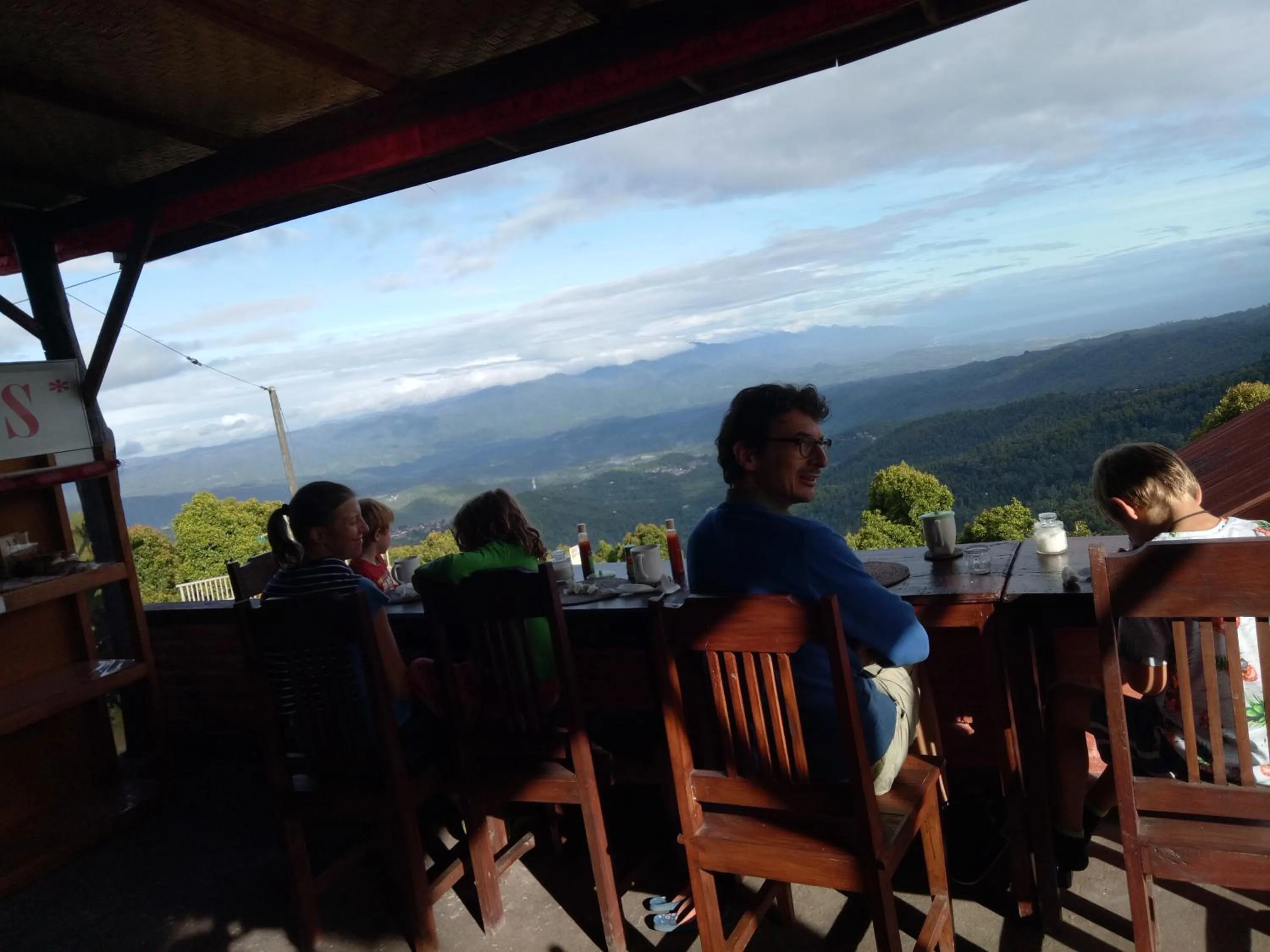 Restaurant/places to eat in Puri Sunset Homestay