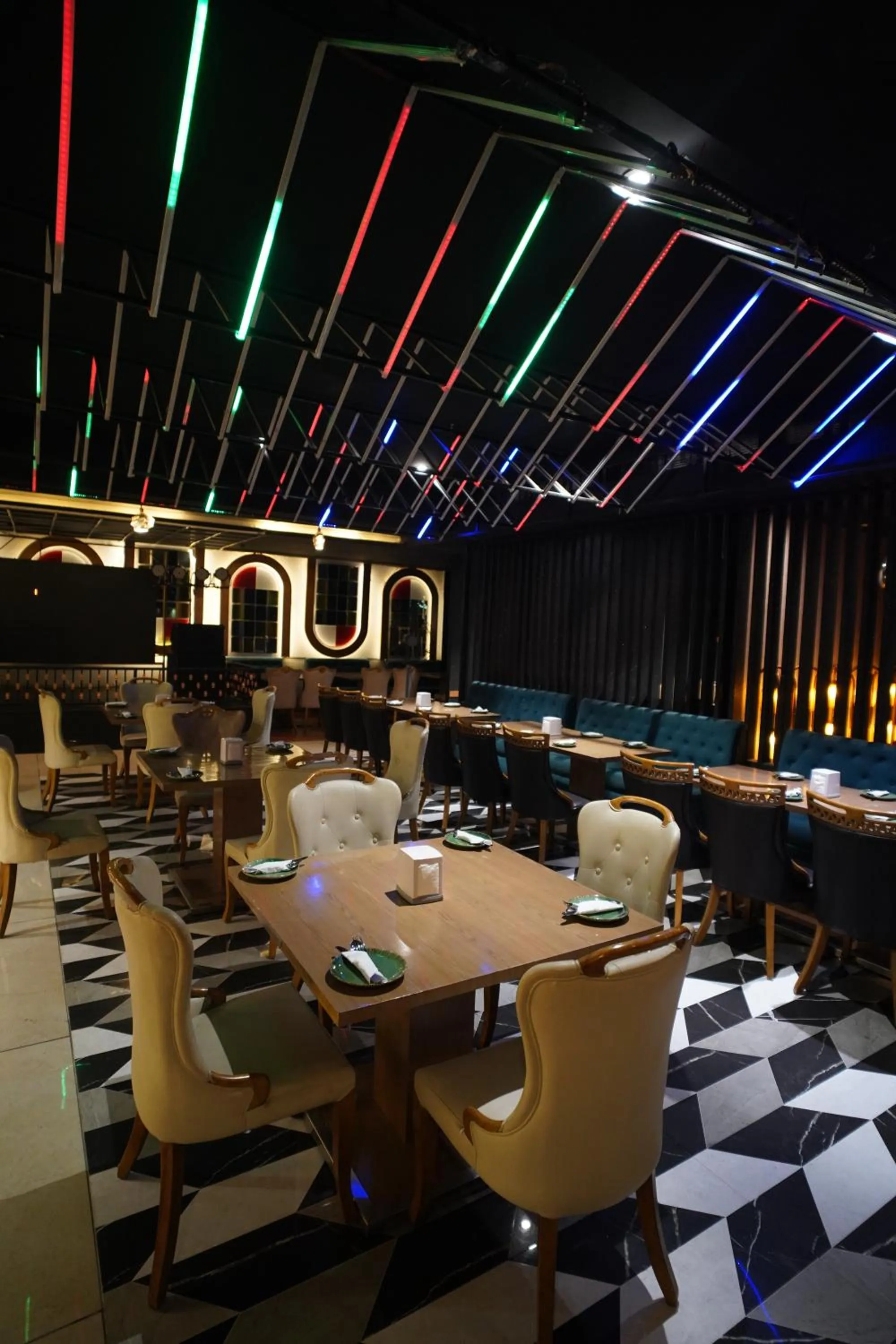 Restaurant/places to eat in Hotel Royal Imperio