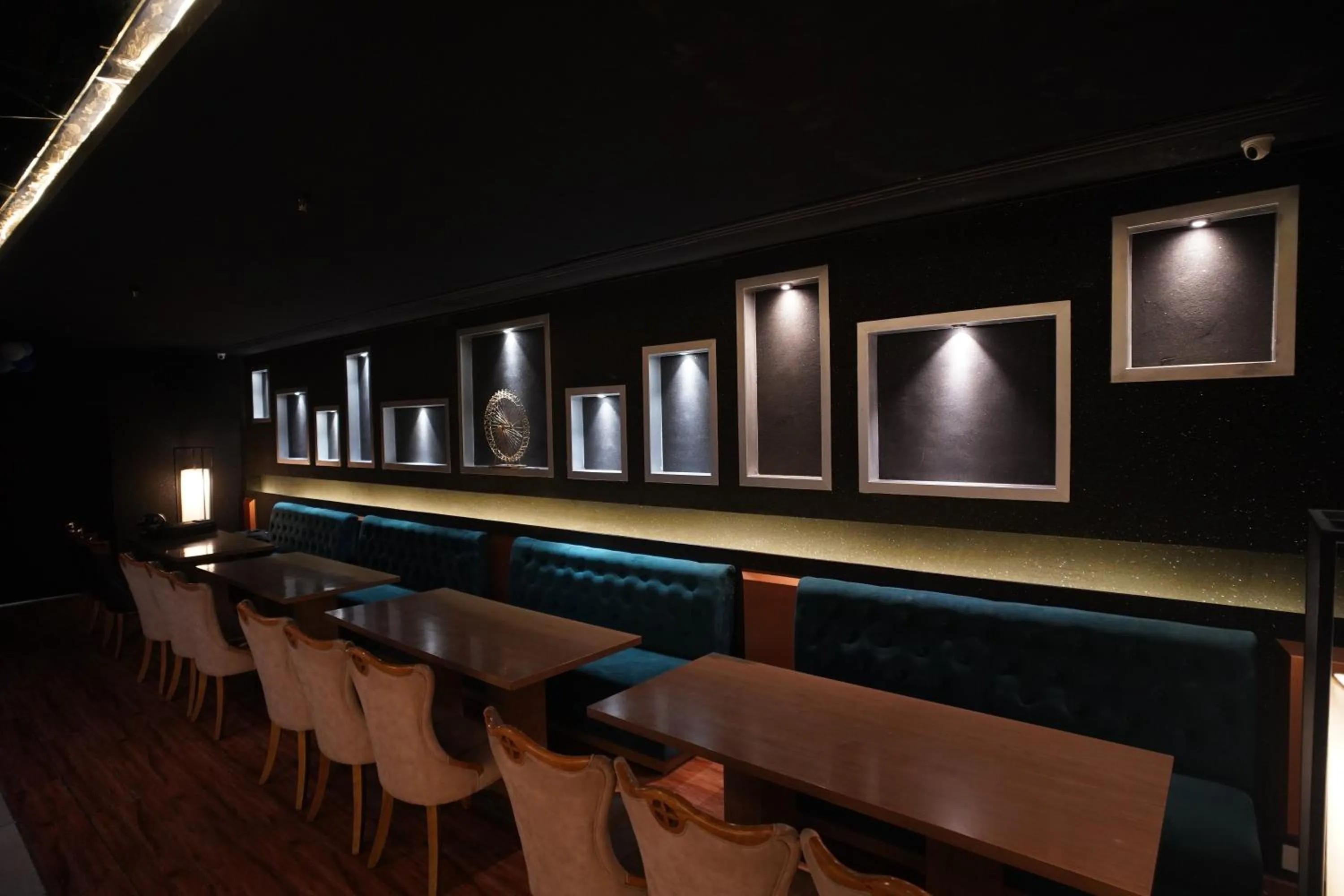 Restaurant/places to eat in Hotel Royal Imperio