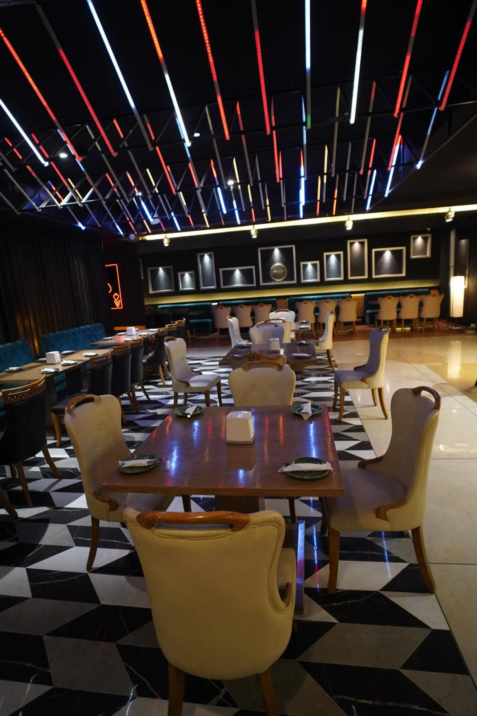 Restaurant/places to eat in Hotel Royal Imperio