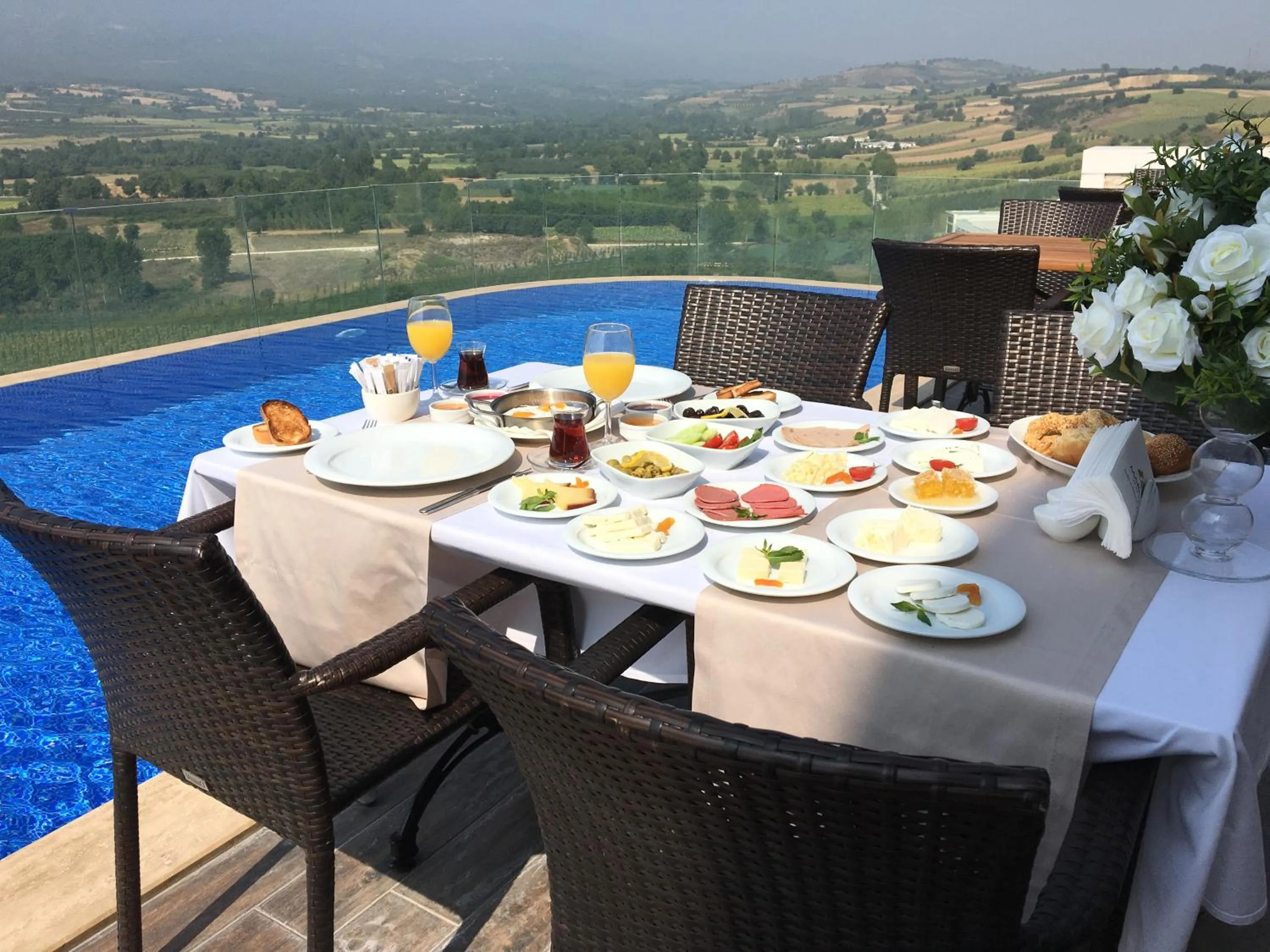 Restaurant/places to eat in Morrian Hotel