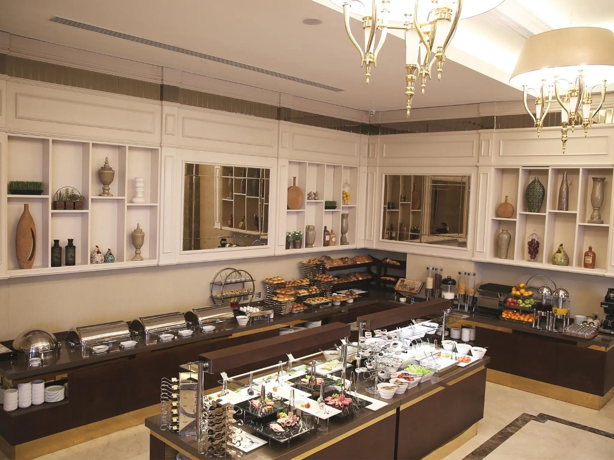 Restaurant/places to eat in Morrian Hotel