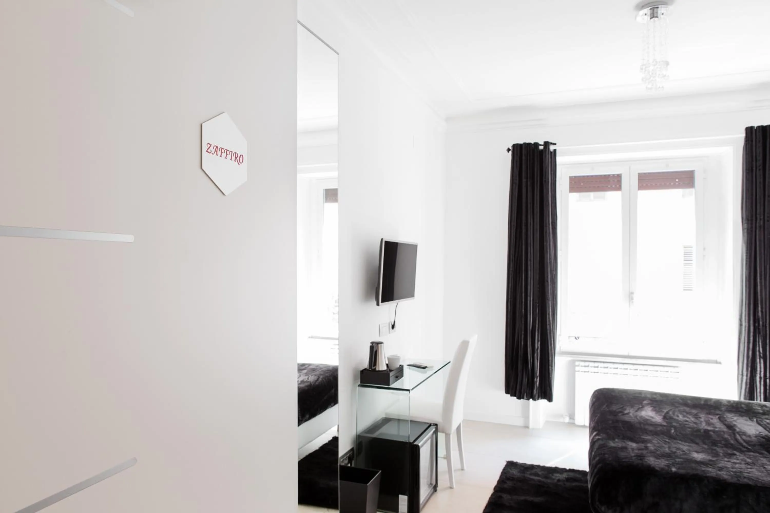 TV and multimedia in Vatican Grand Suite