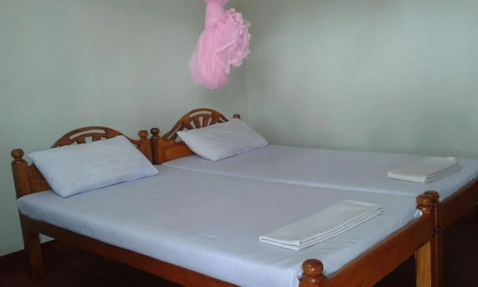 Bed in Sea Zone Hotel Nilaveli