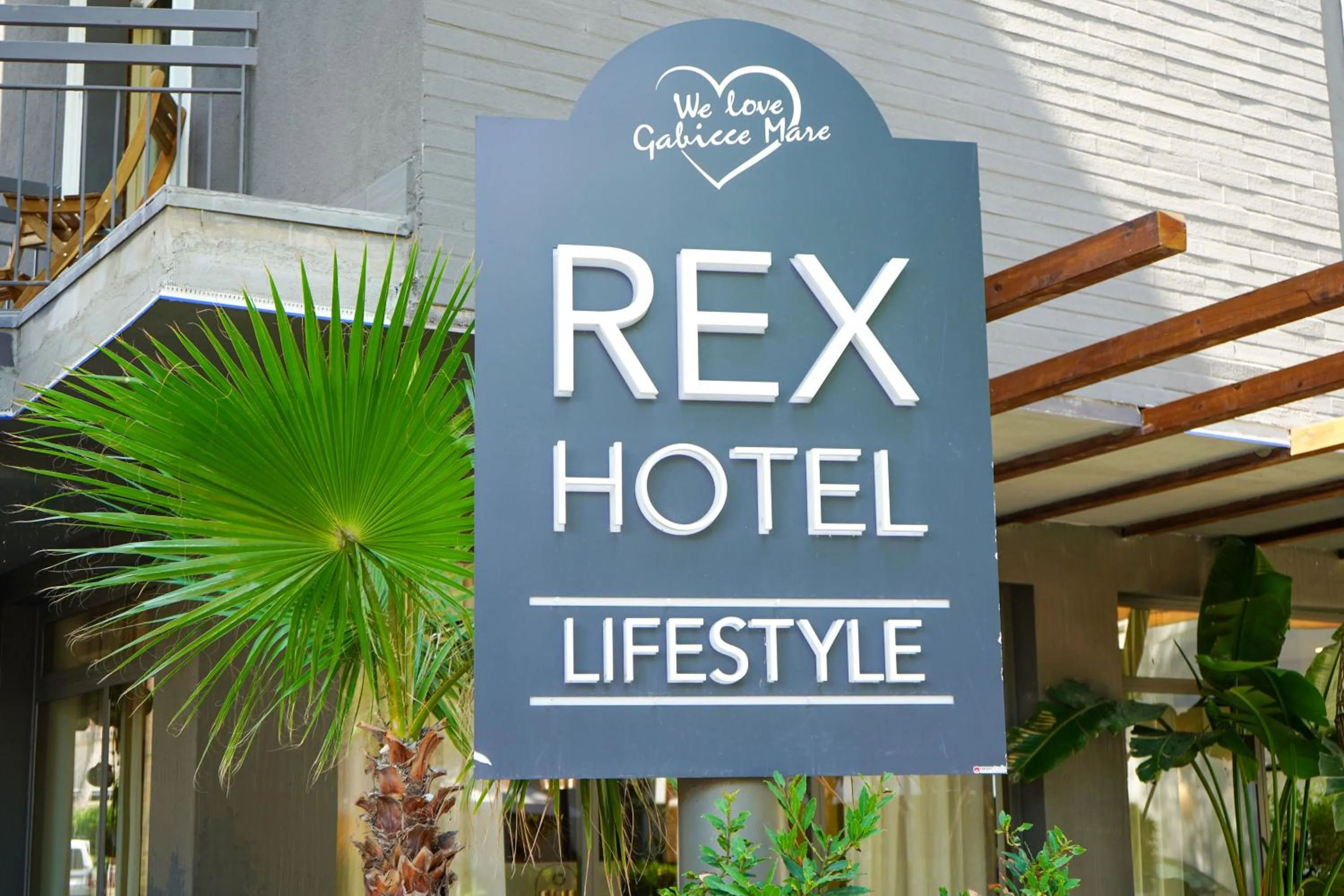 Logo/Certificate/Sign in Hotel Rex