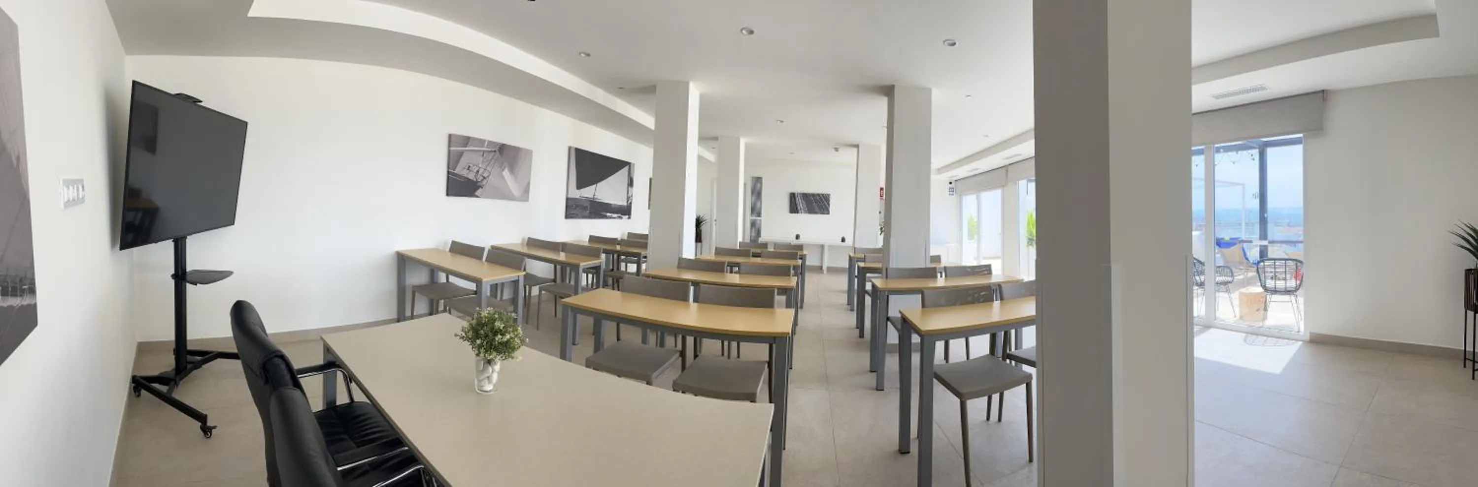 Communal lounge/ TV room in Hotel Las Arenas