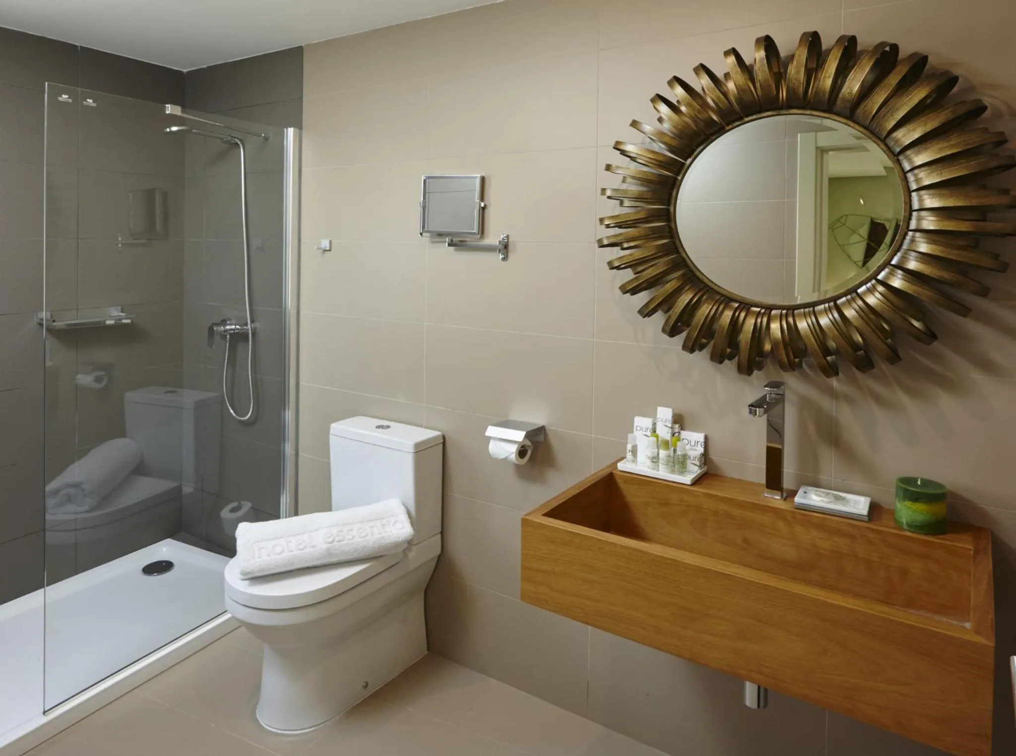 Hotel Galería Essentia