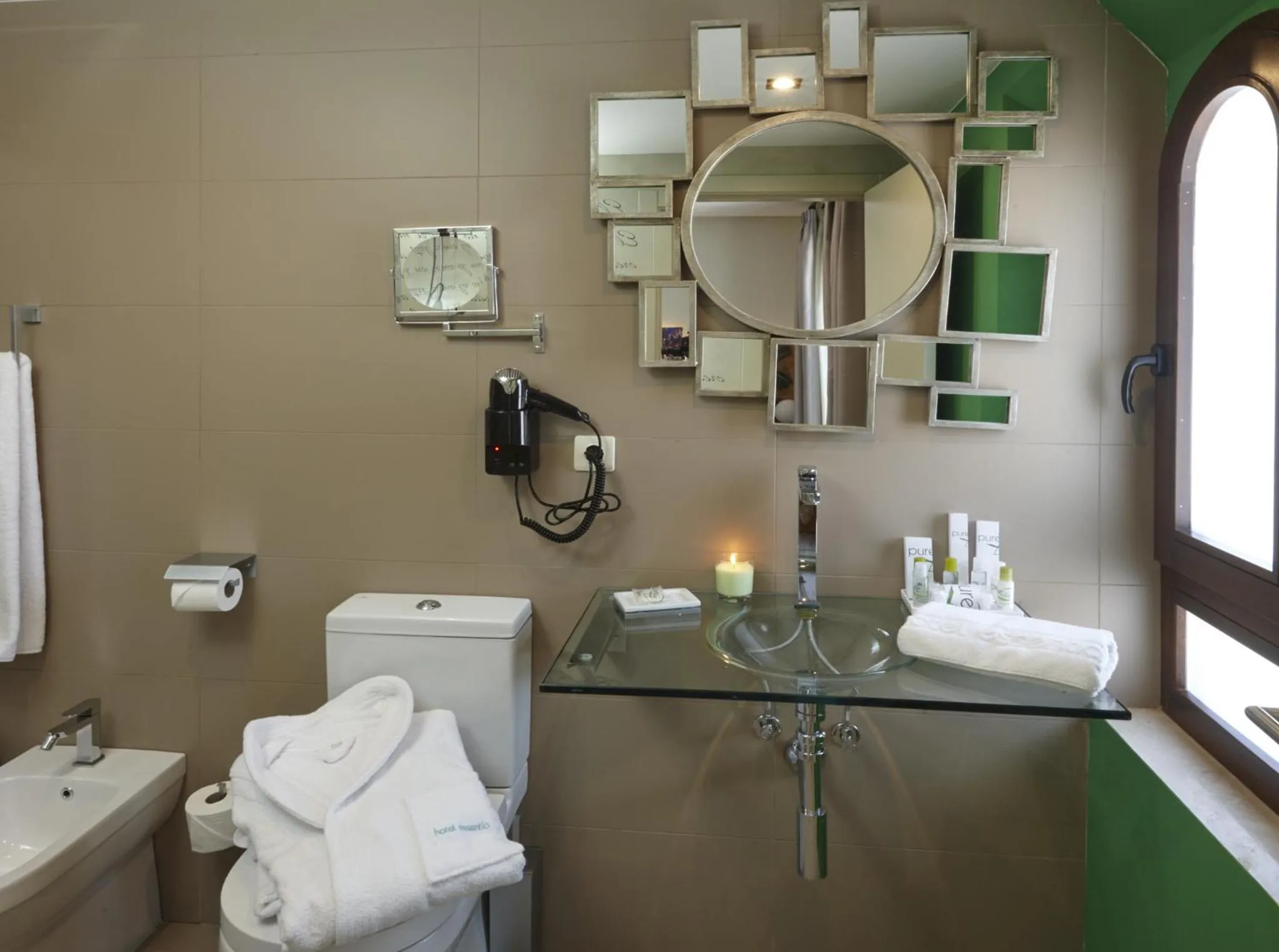 Hotel Galería Essentia