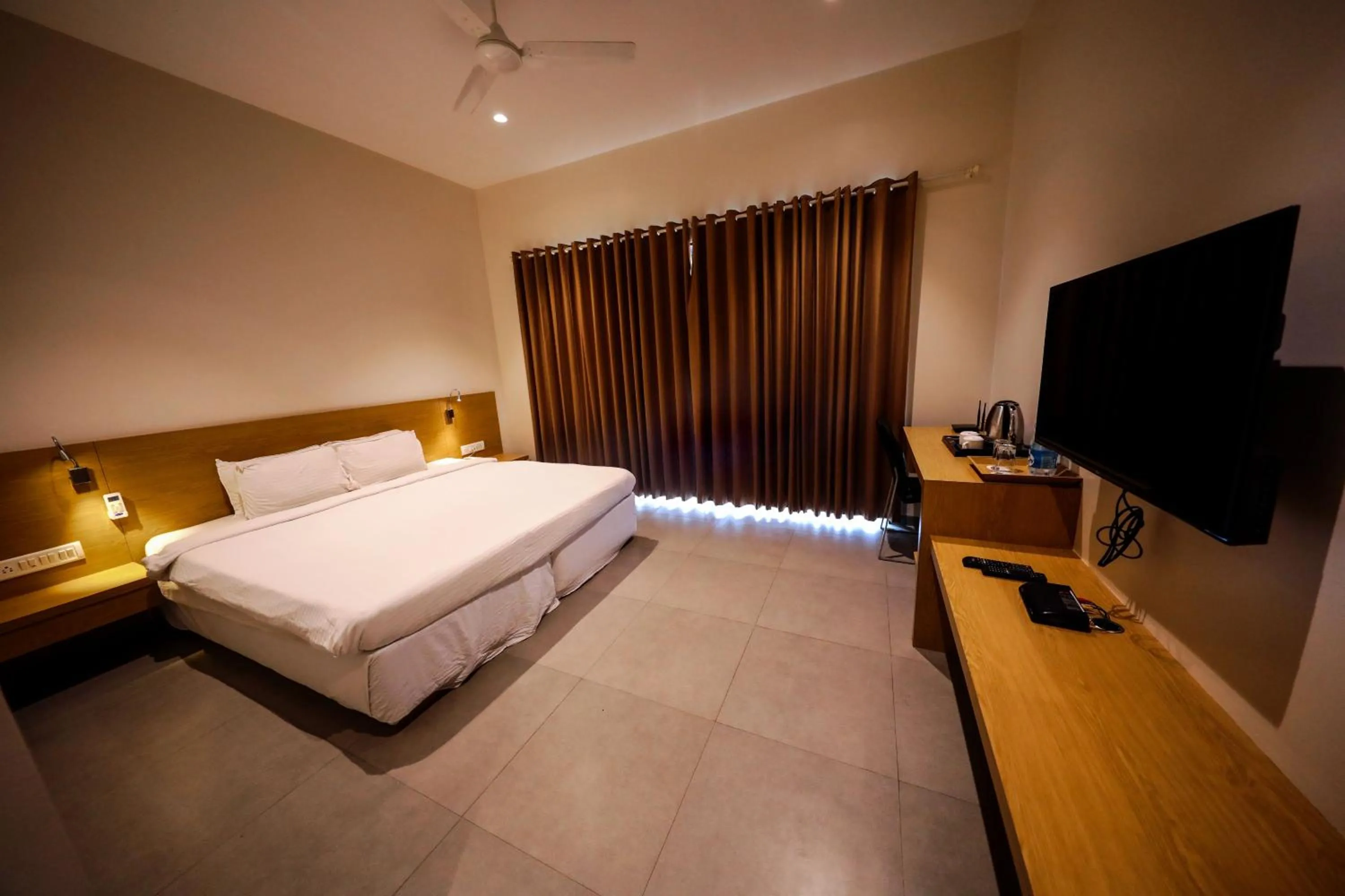 Photo of the whole room, Bed in Blue Ocean The Fern Resort & Spa Ganpatipule