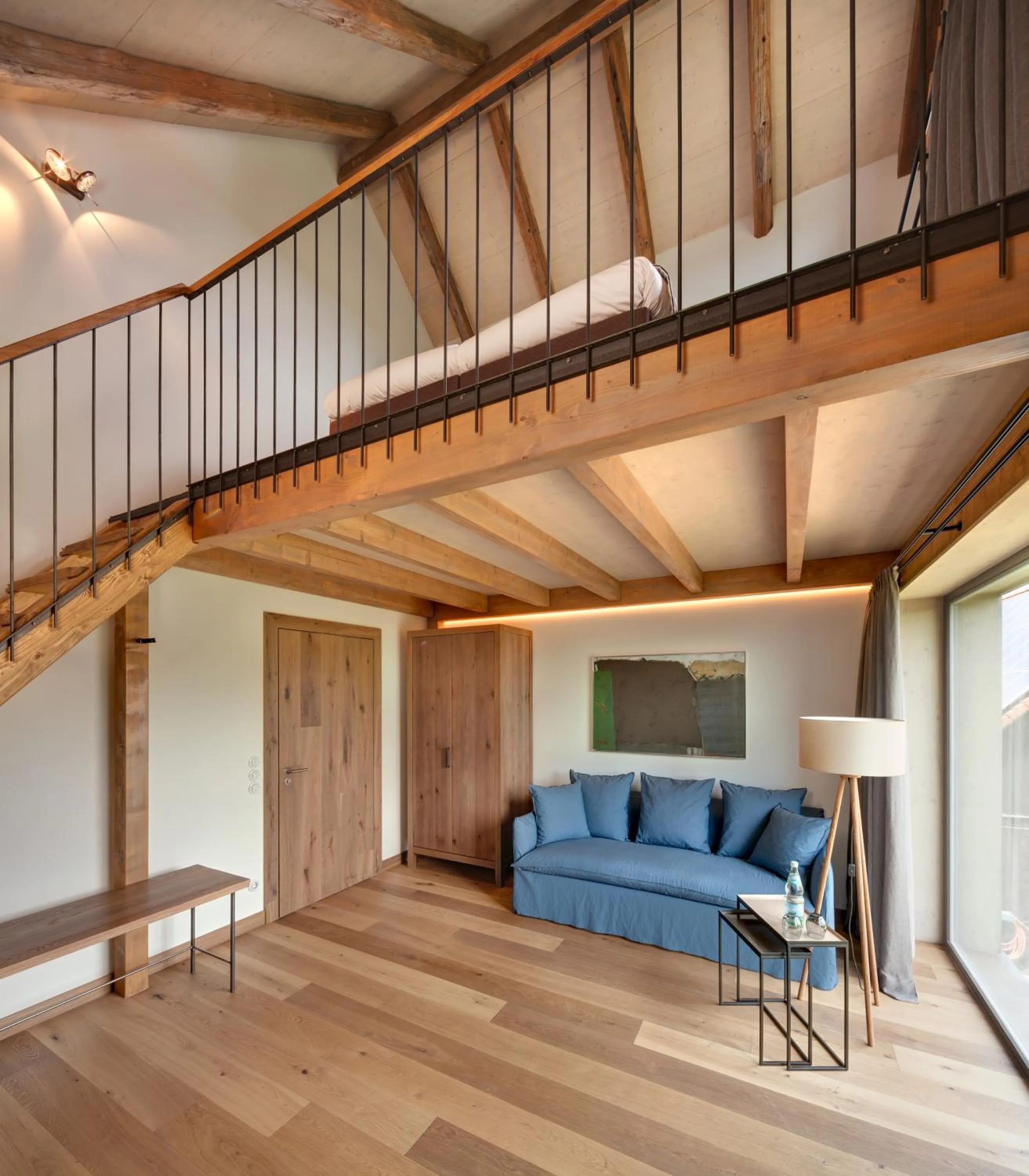 Photo of the whole room in AlmRefugio