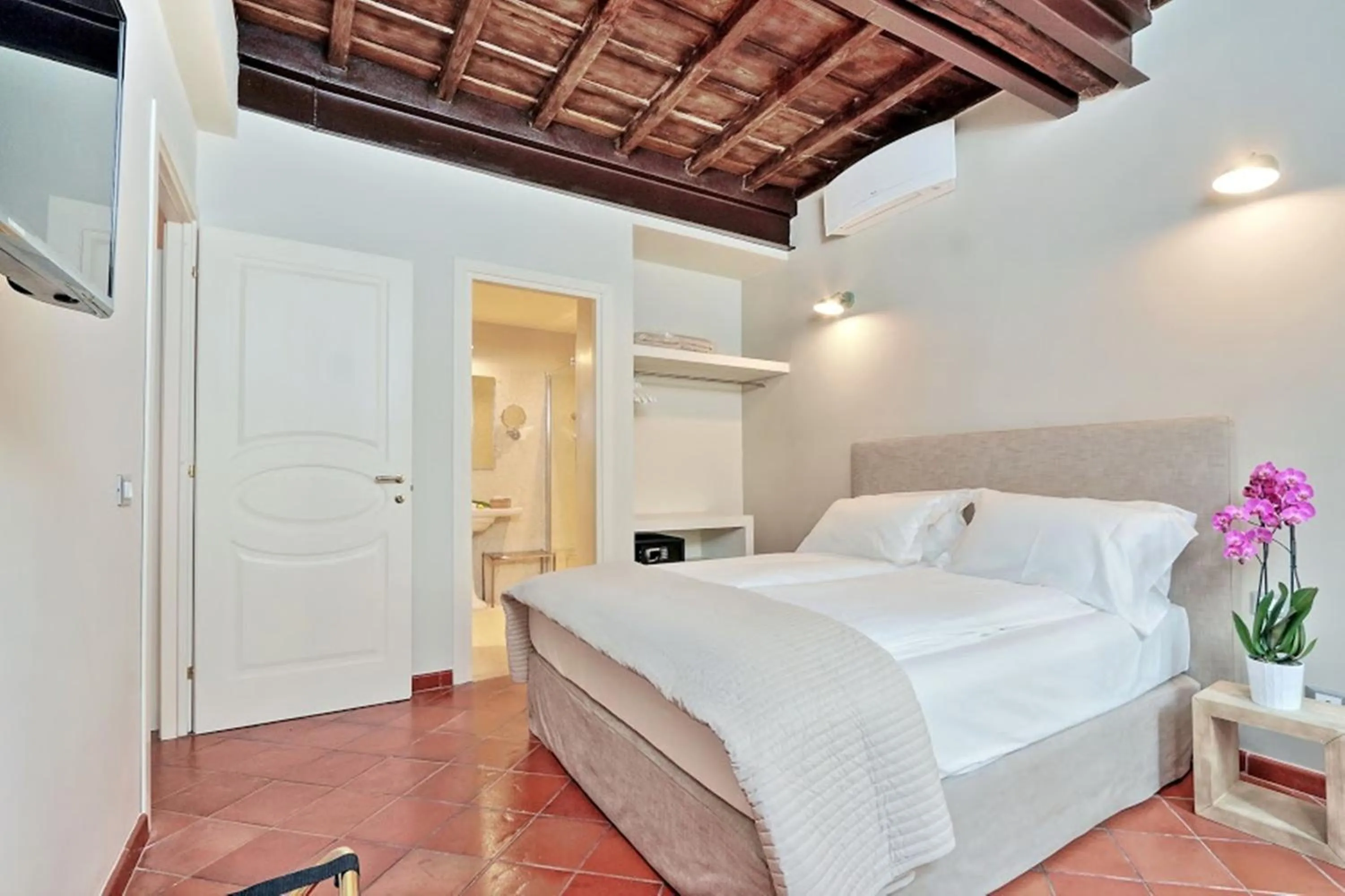 Bedroom, Bed in Cancelleriadieci