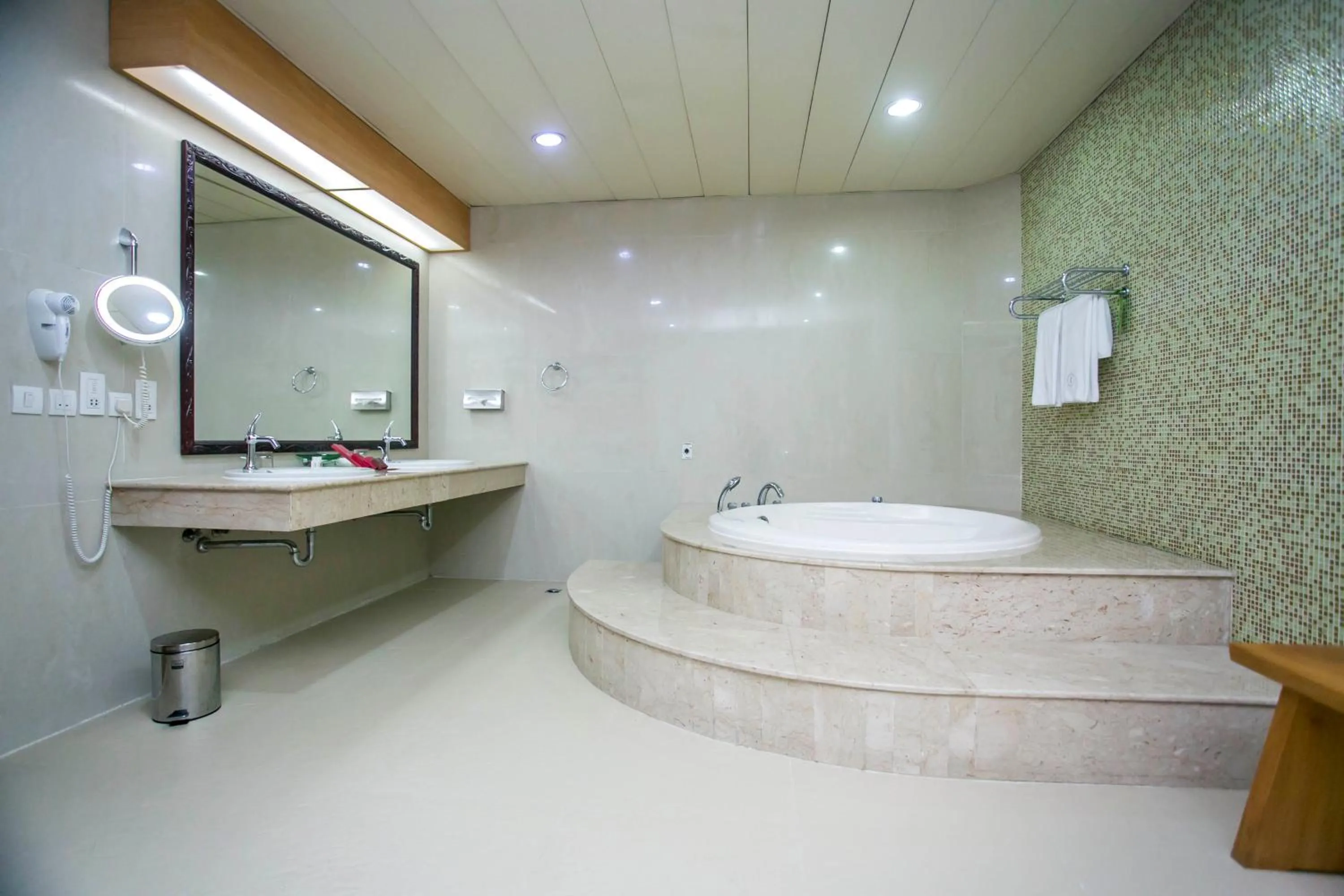 Shower in Lagos Oriental Hotel