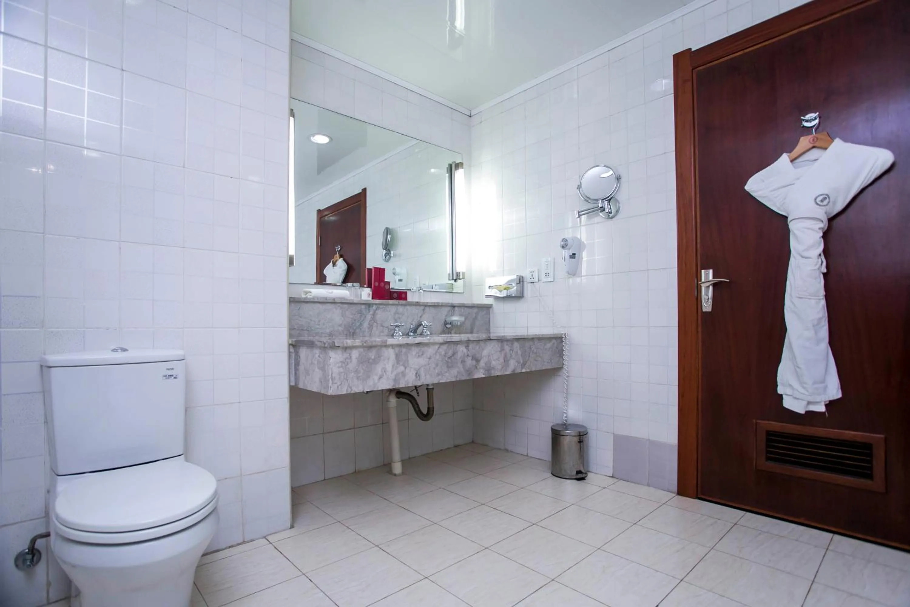 Shower in Lagos Oriental Hotel