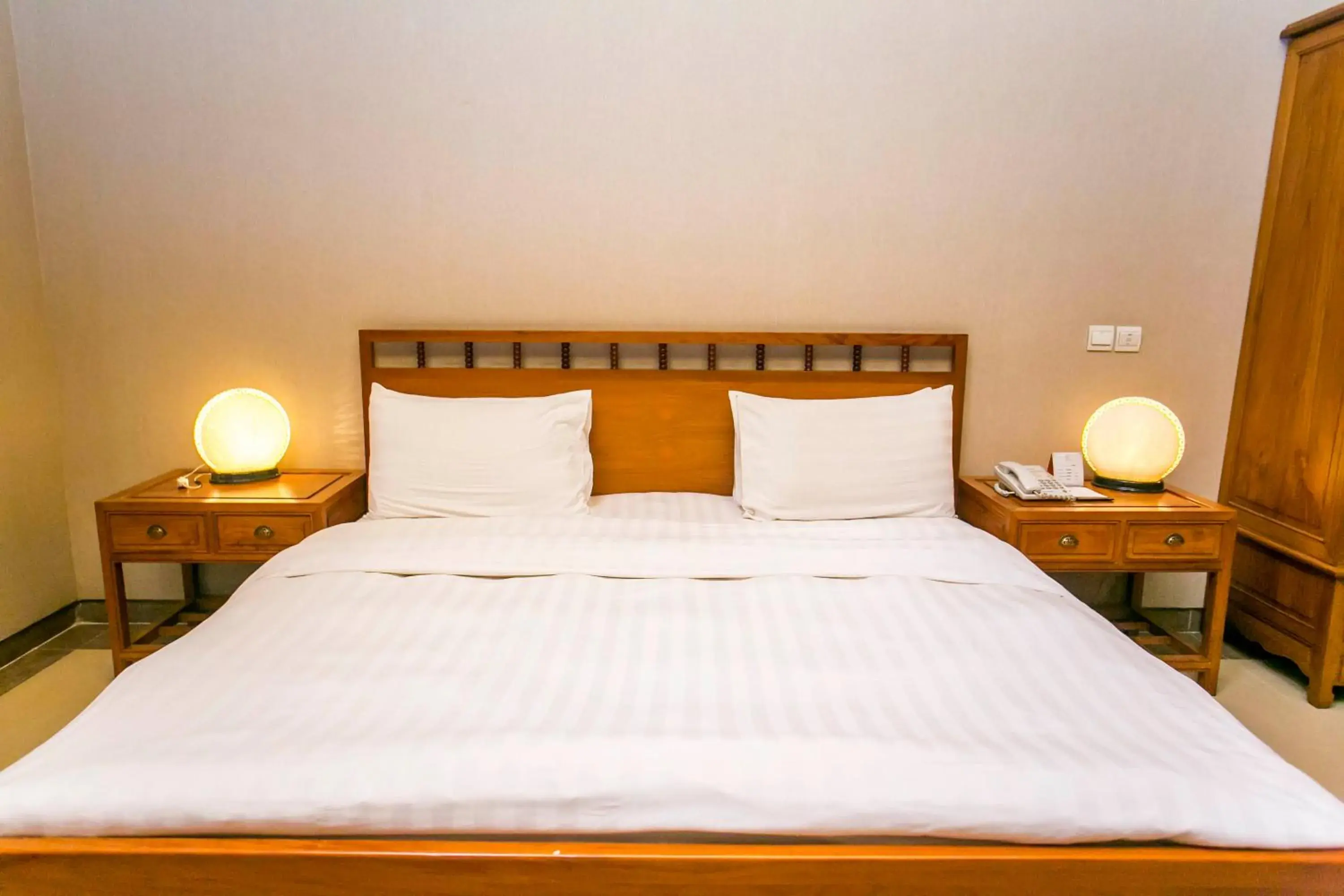 King Suite in Lagos Oriental Hotel King Suite in Lagos Oriental Hotel