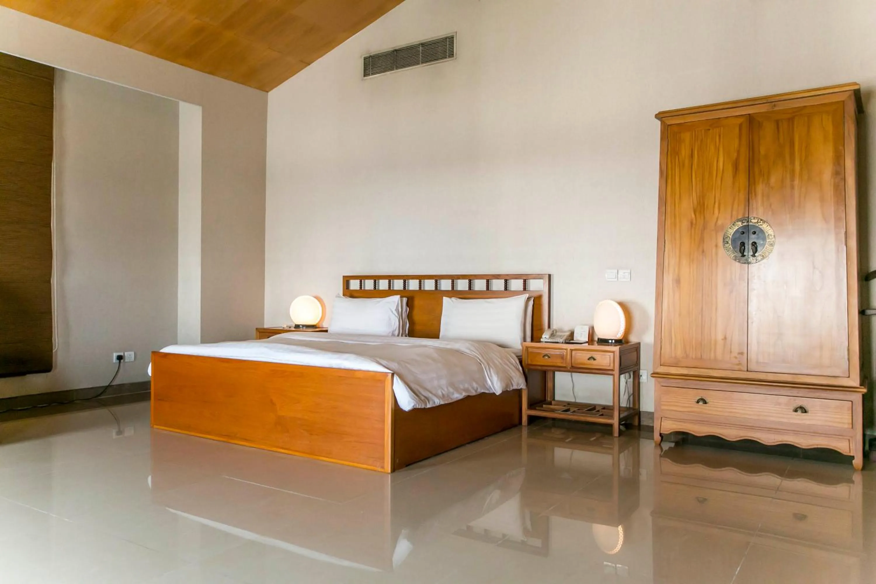 Bed in Lagos Oriental Hotel