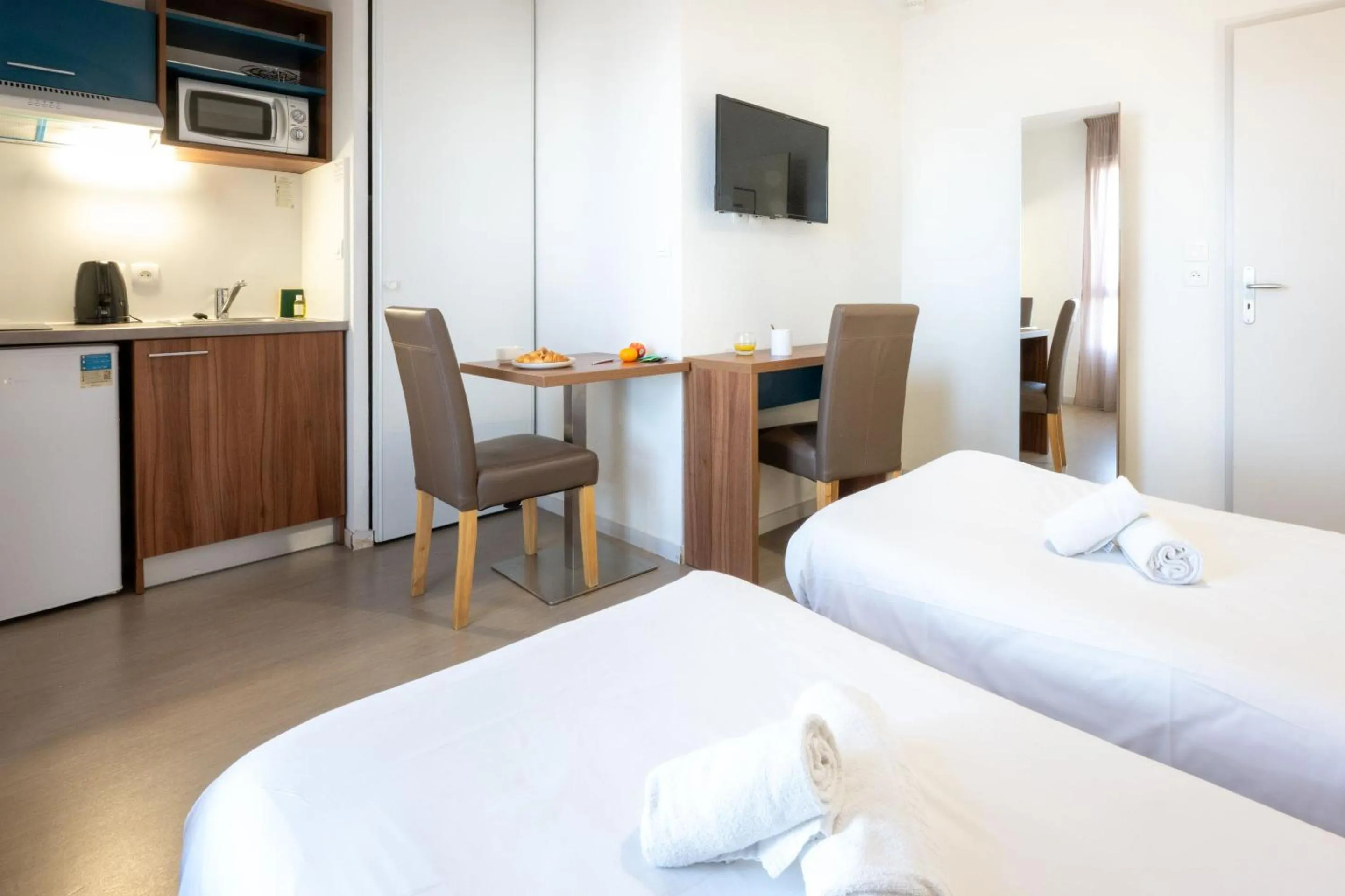 Bed in Appart'hôtel Odalys City - Orléans Centre