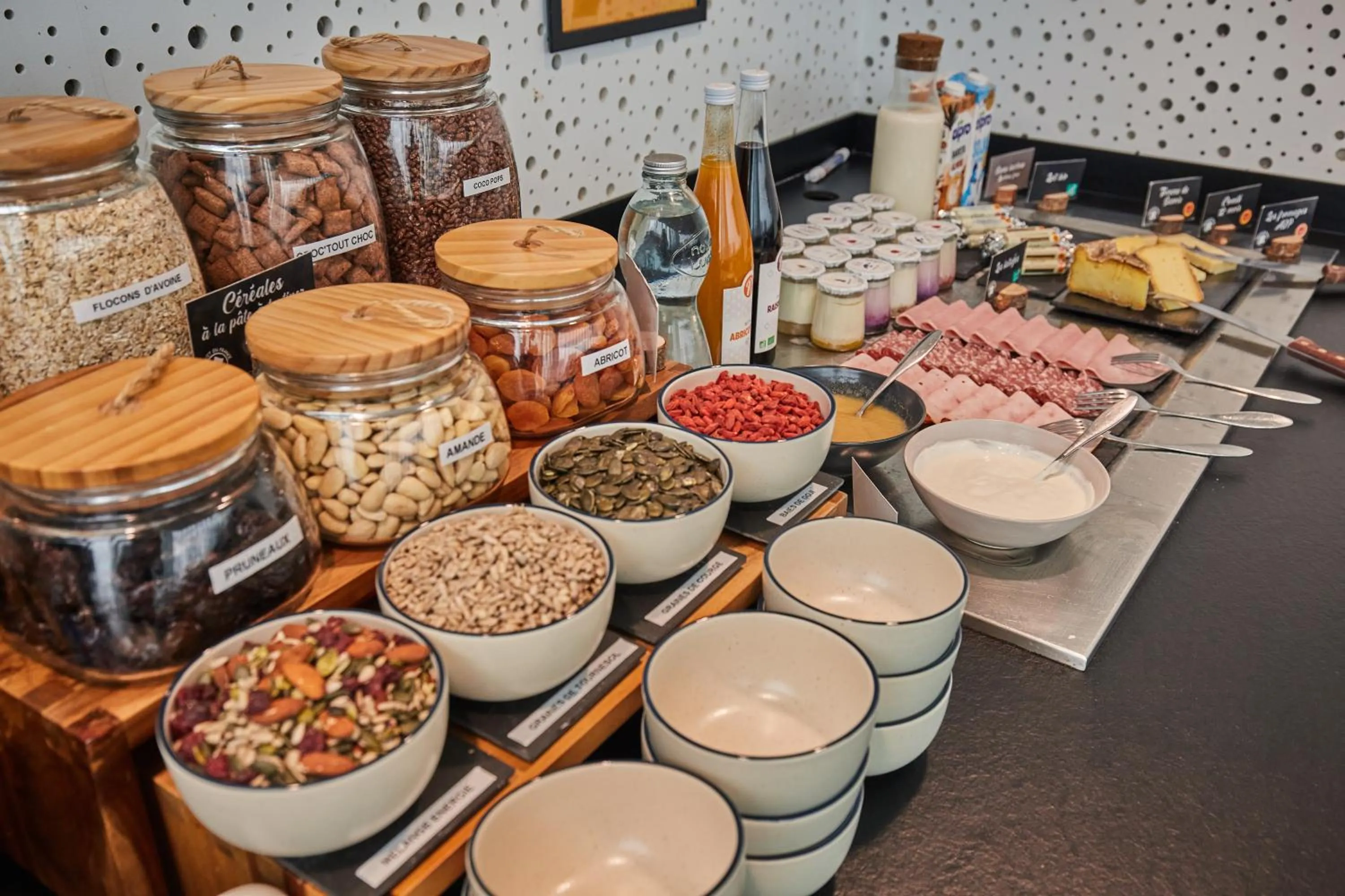 Buffet breakfast in Appart Hotel Odalys City Amiens Blamont