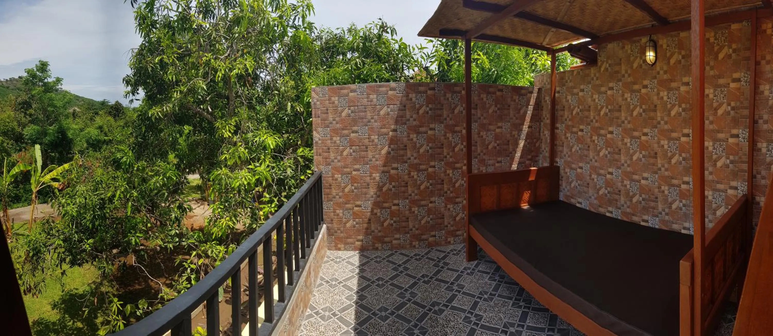 Balcony/Terrace in Mango Tree Inn