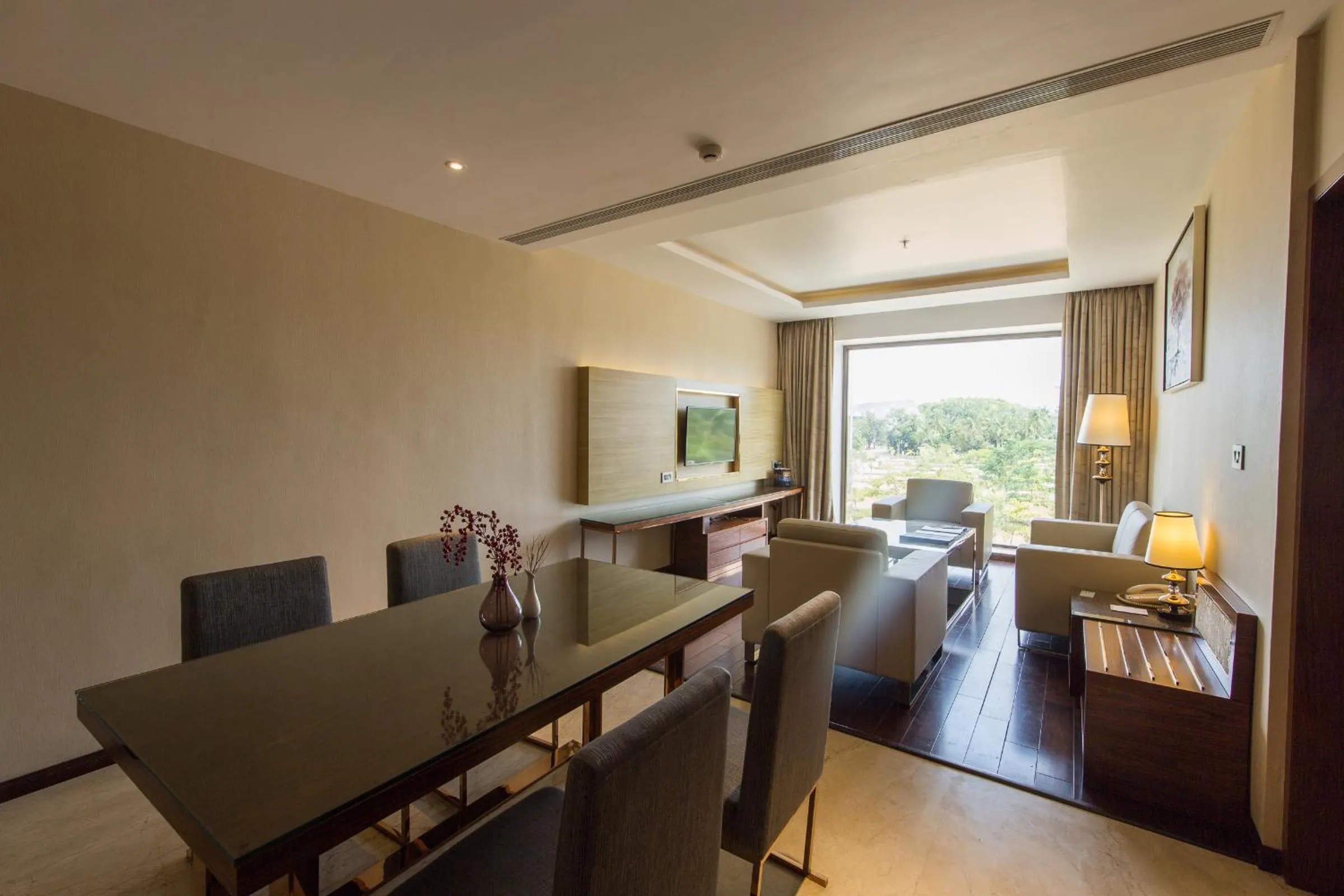 Dining area in UVA Meridian Bay Resort & Spa