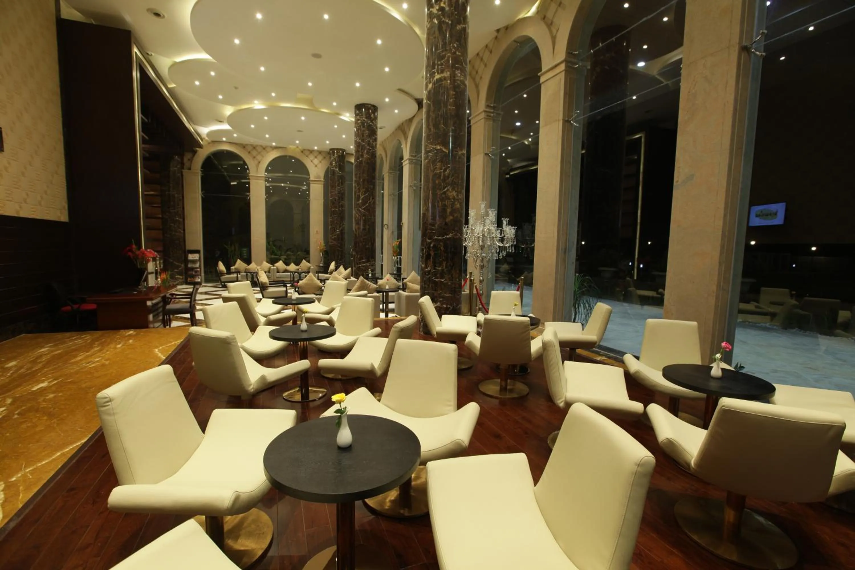 Restaurant/places to eat in UVA Meridian Bay Resort & Spa