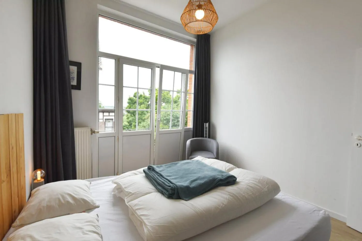 Bedroom, Bed in La petite Naimette