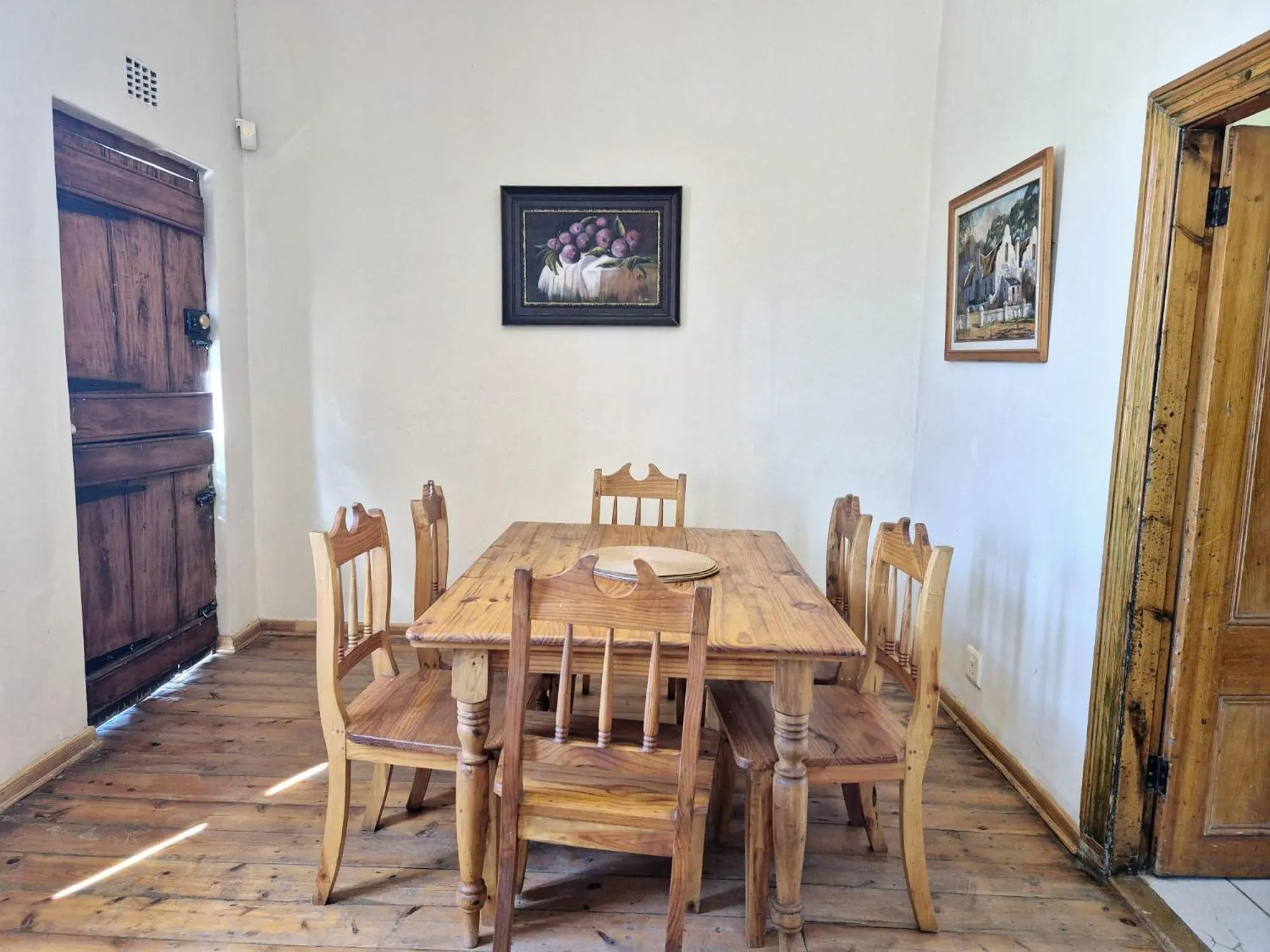 Dining area in Red Stone Hills
