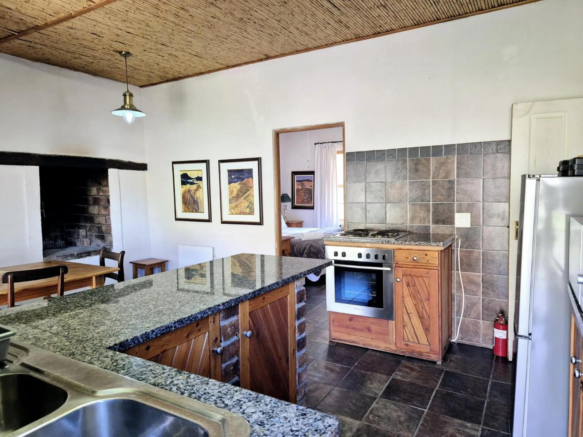 Kitchen or kitchenette in Red Stone Hills